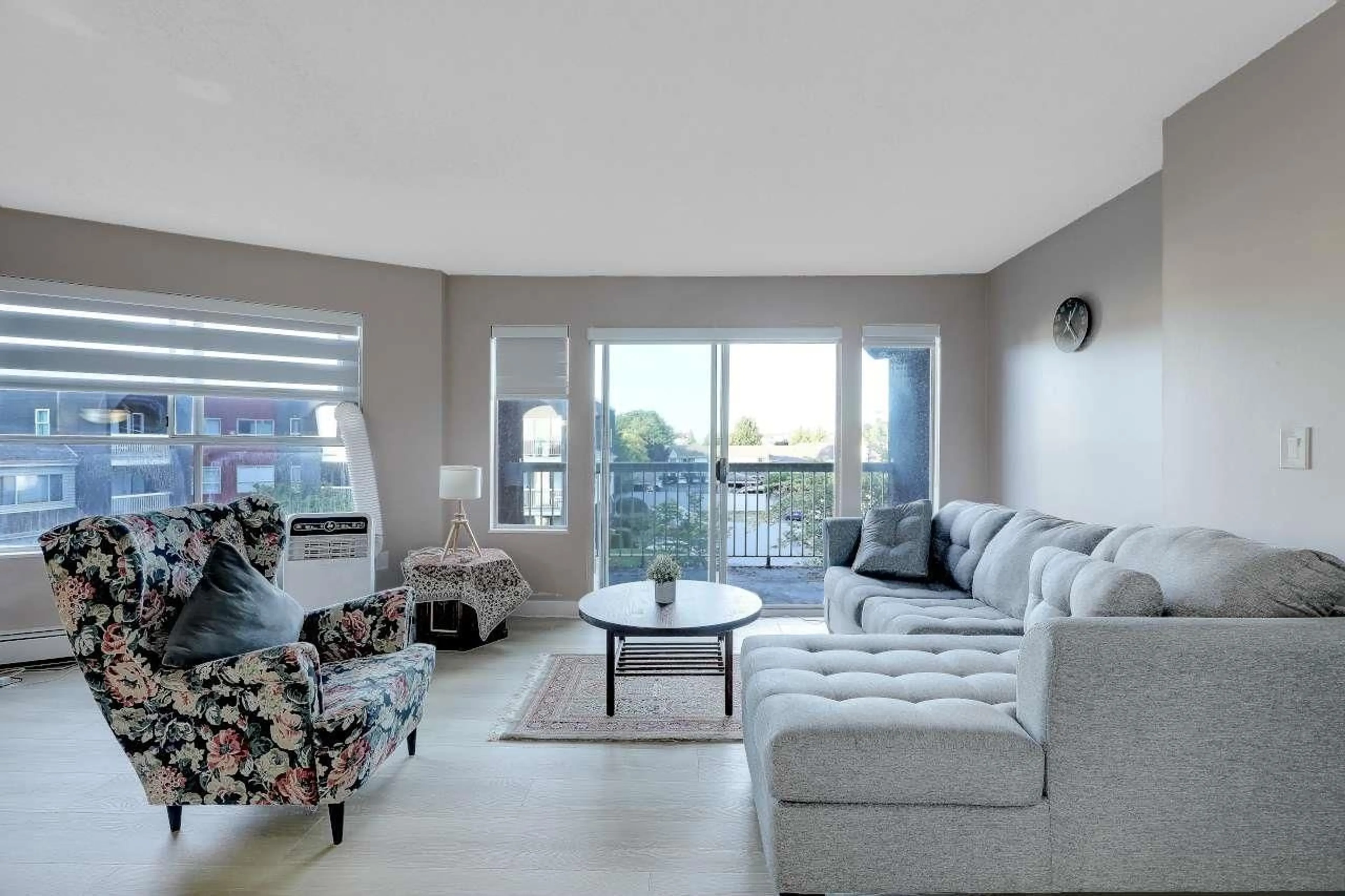 Living room with furniture, unknown for 305 - 5664 200 STREET, Langley British Columbia V3A1M8