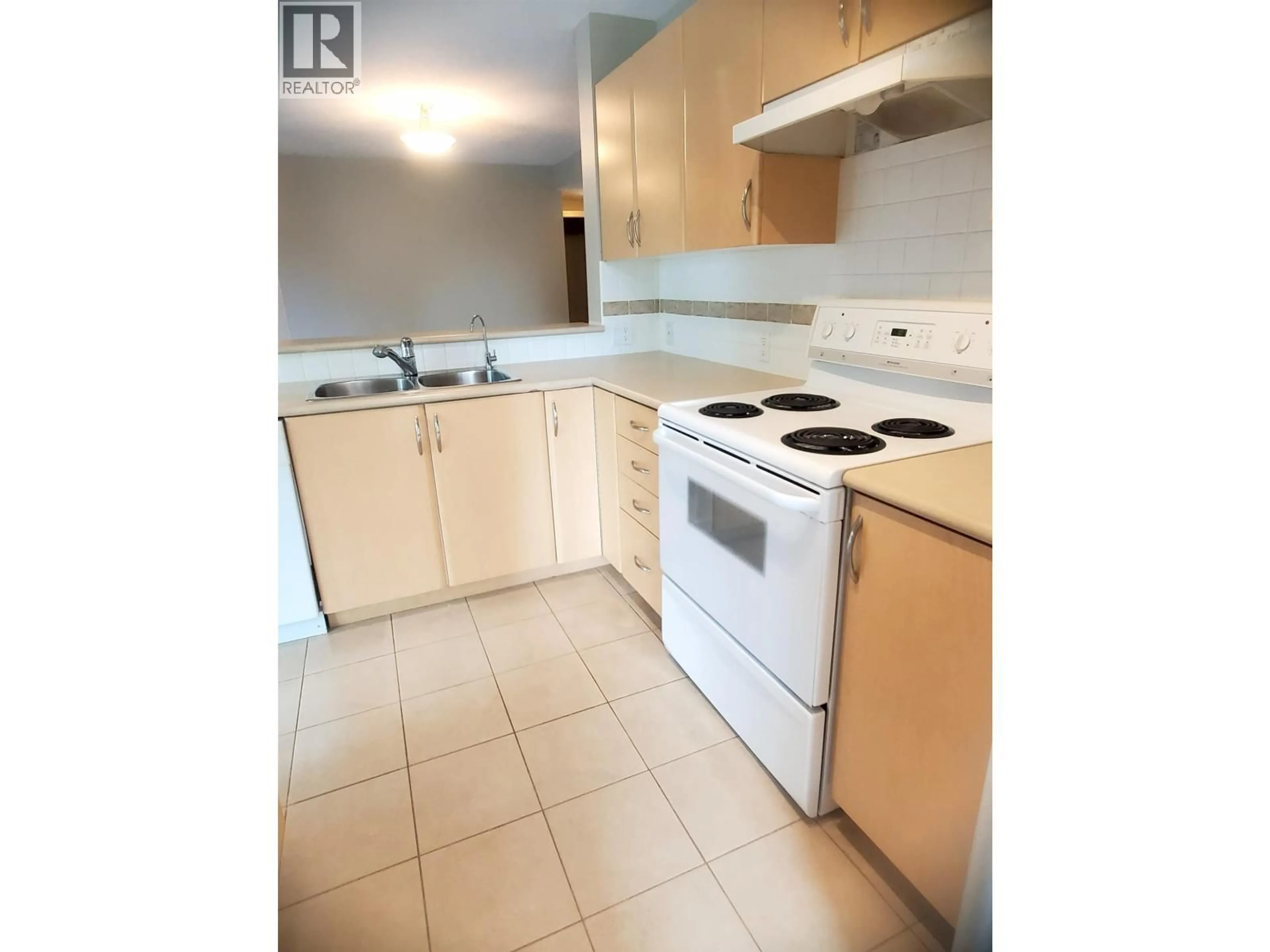 Standard kitchen, unknown for 506 - 6659 SOUTHOAKS CRESCENT, Burnaby British Columbia V5E4M9