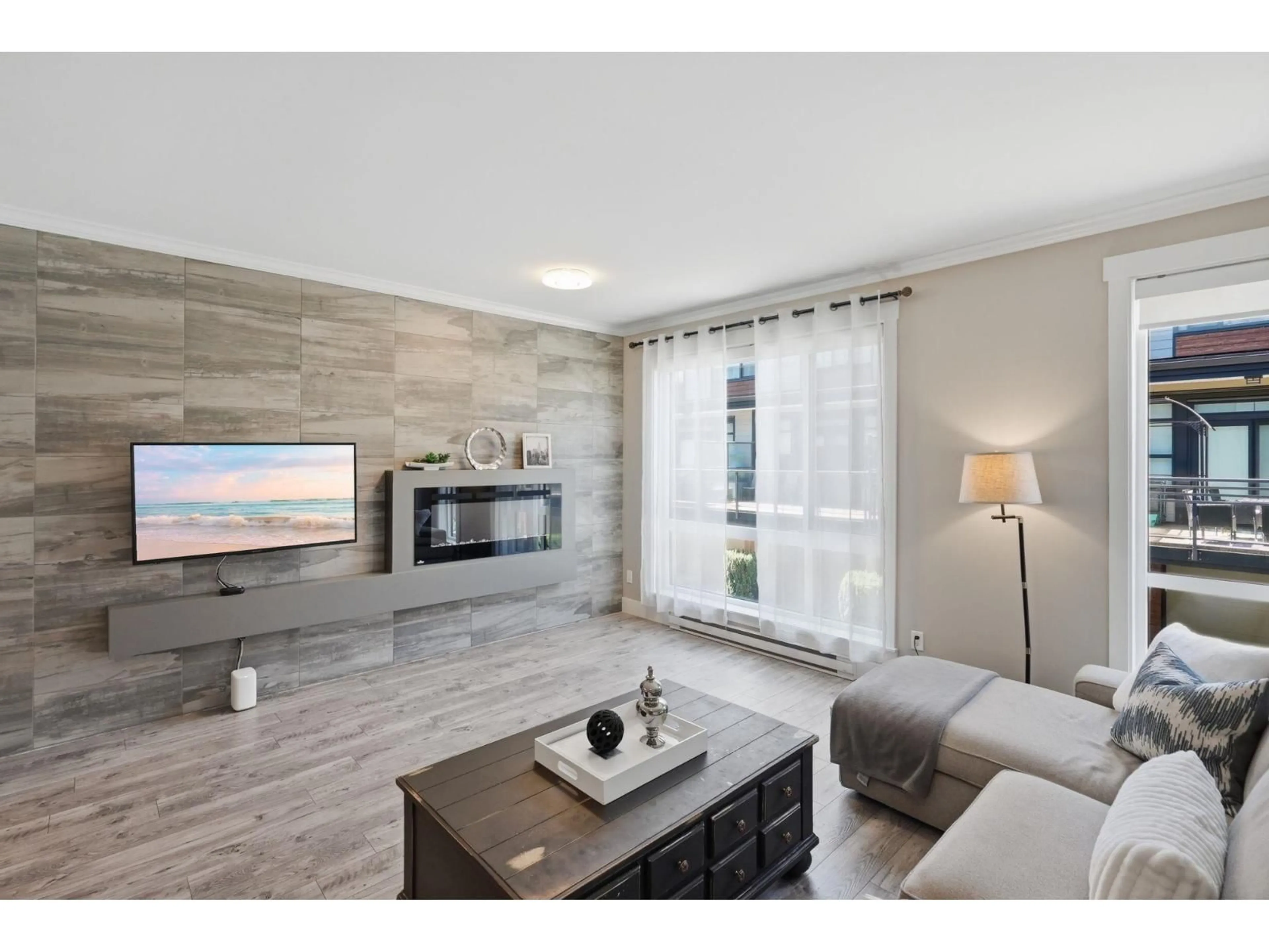 Living room with furniture, unknown for 38 - 16488 64 AVENUE, Surrey British Columbia V3S6X6