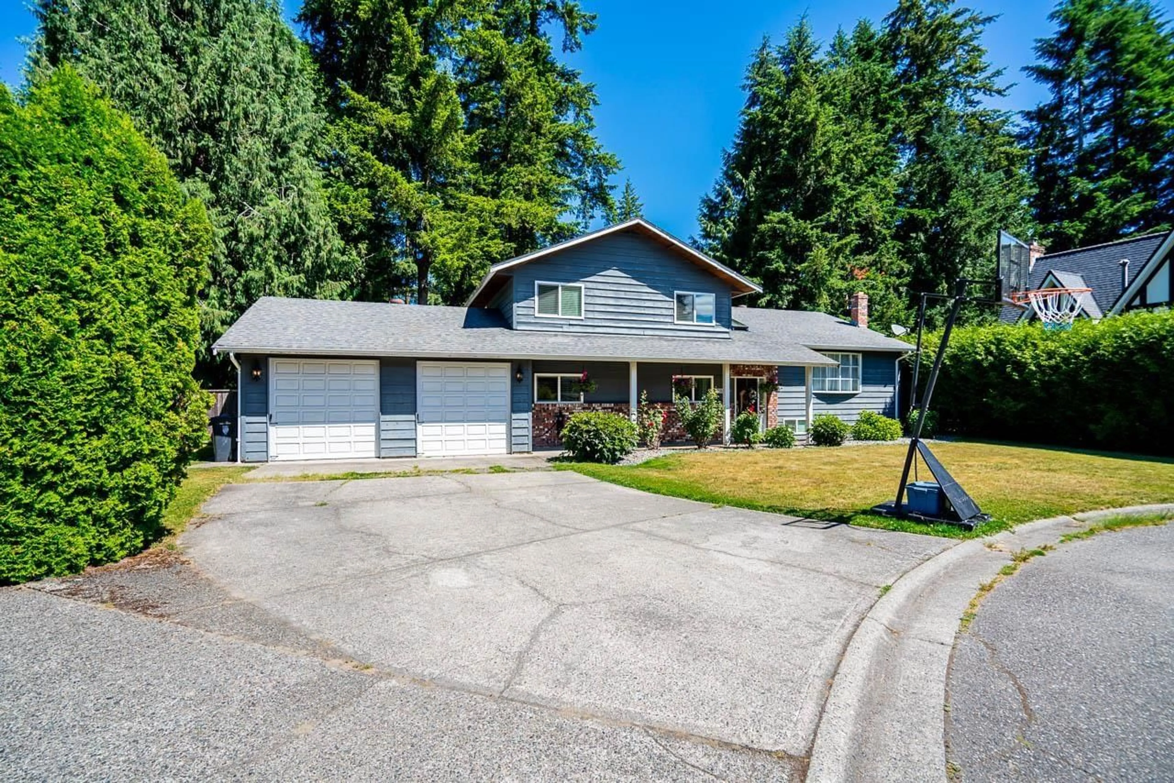Home with vinyl exterior material, street for 20151 37 AVENUE, Langley British Columbia V3A7K5