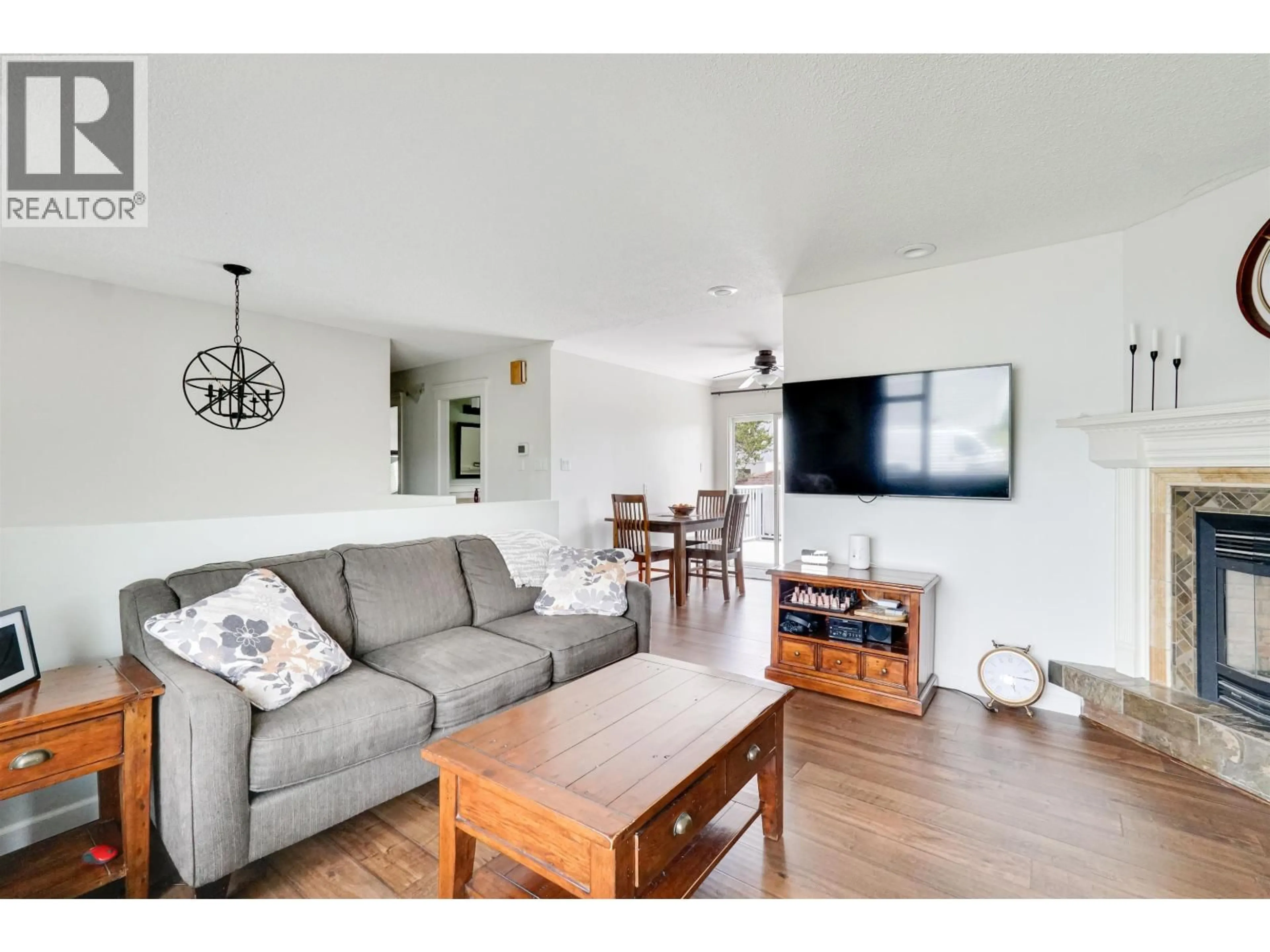 Living room with furniture, wood/laminate floor for 19 CARLSON STREET, Kitimat British Columbia V8C1A9