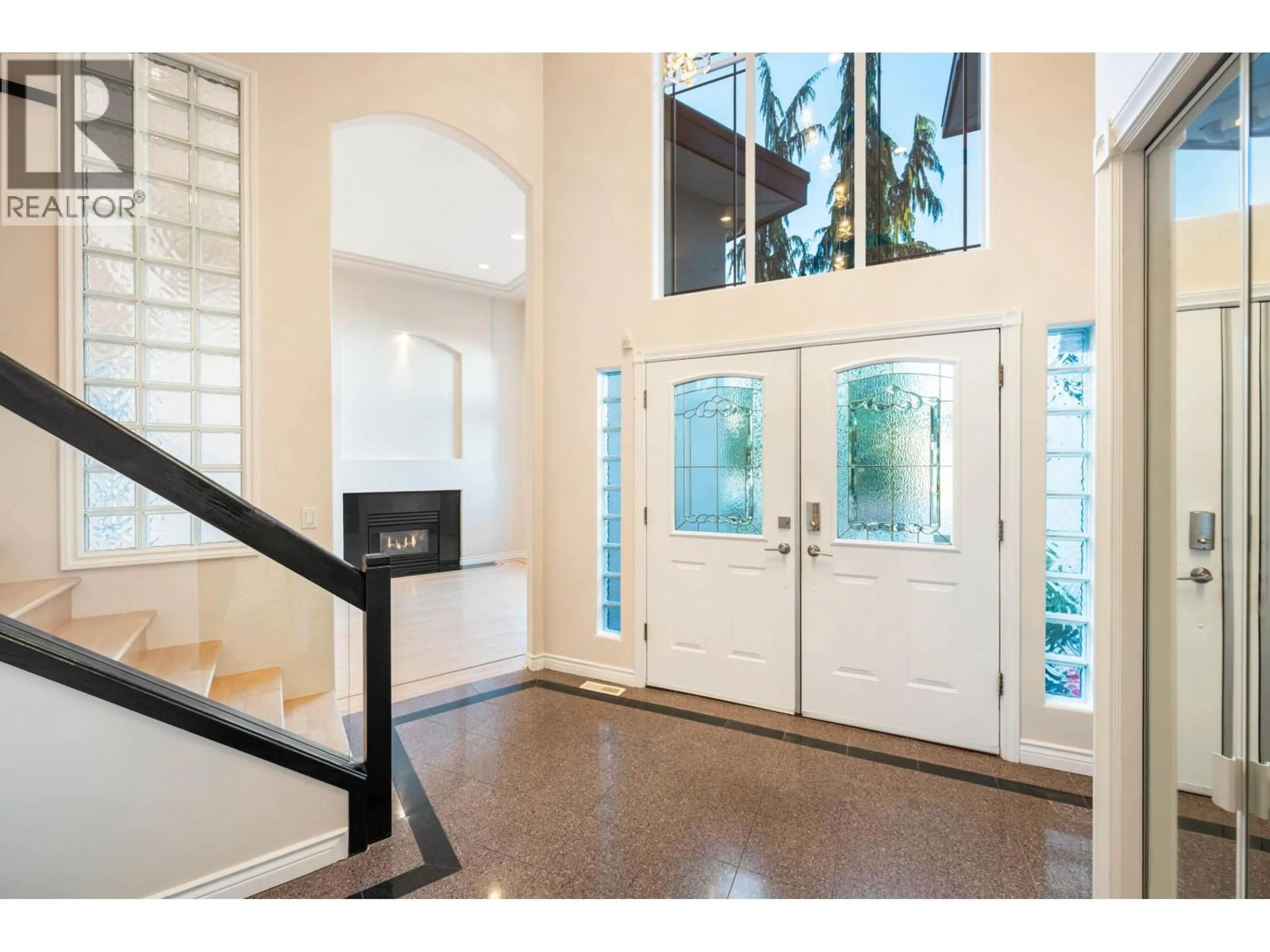 Indoor entryway for 1522 WHITEBARK PLACE, Coquitlam British Columbia V3E2V8