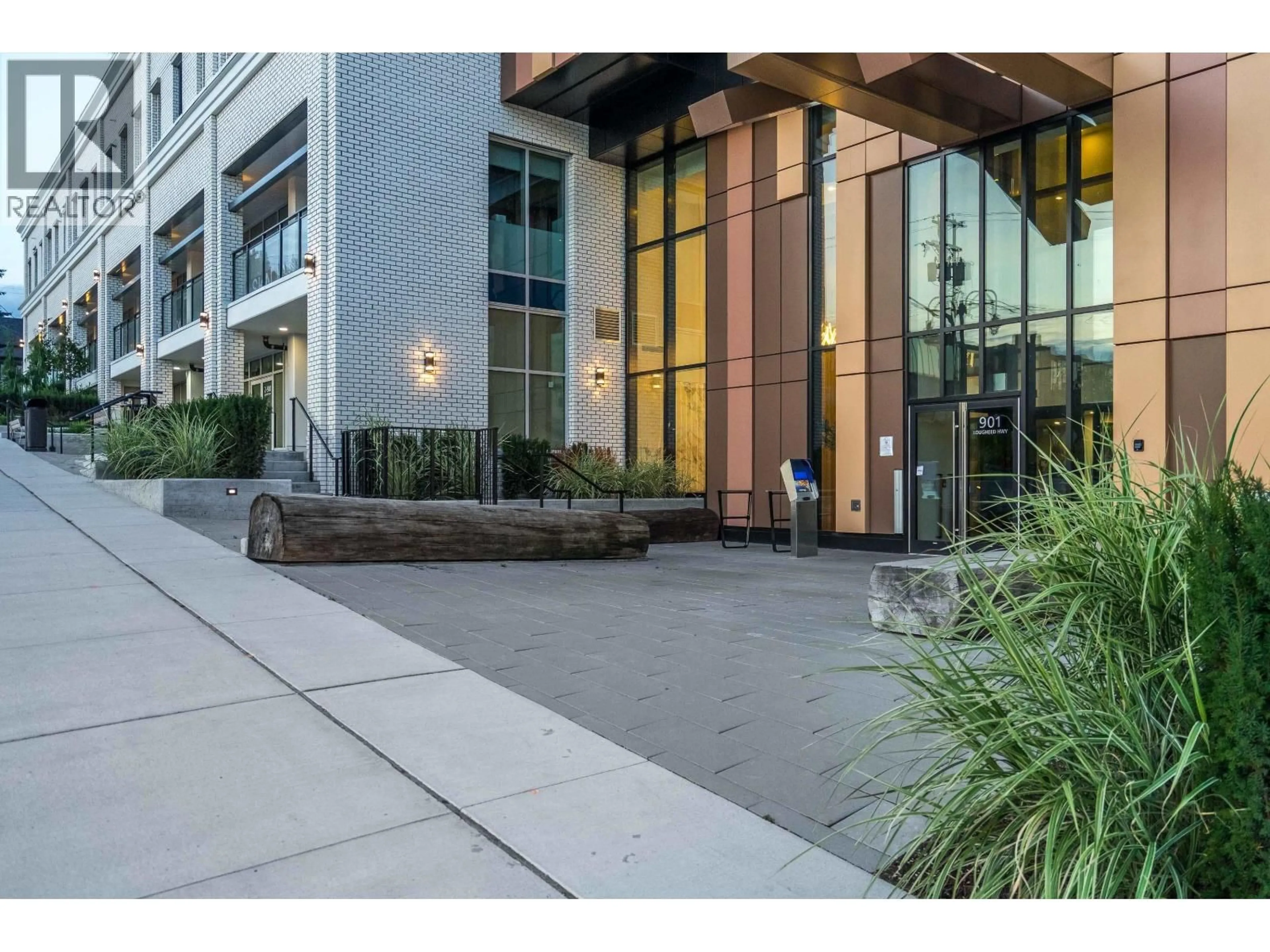 Indoor foyer for 1302 - 901 LOUGHEED HIGHWAY, Coquitlam British Columbia V3K3T3