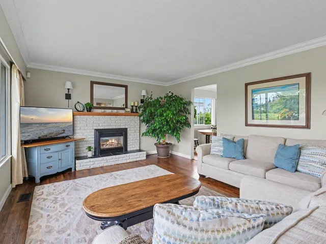 15876 ROPER AVENUE, White Rock 2