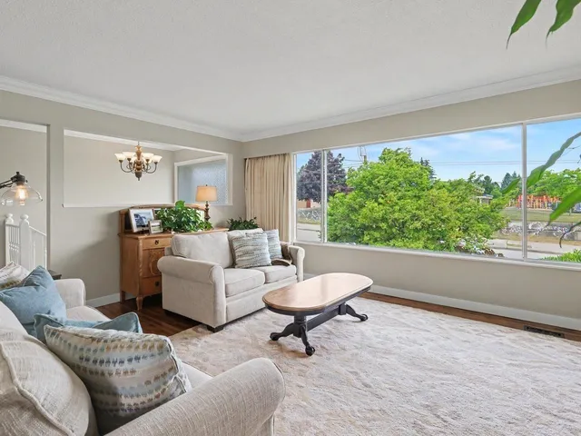 15876 ROPER AVENUE, White Rock 4