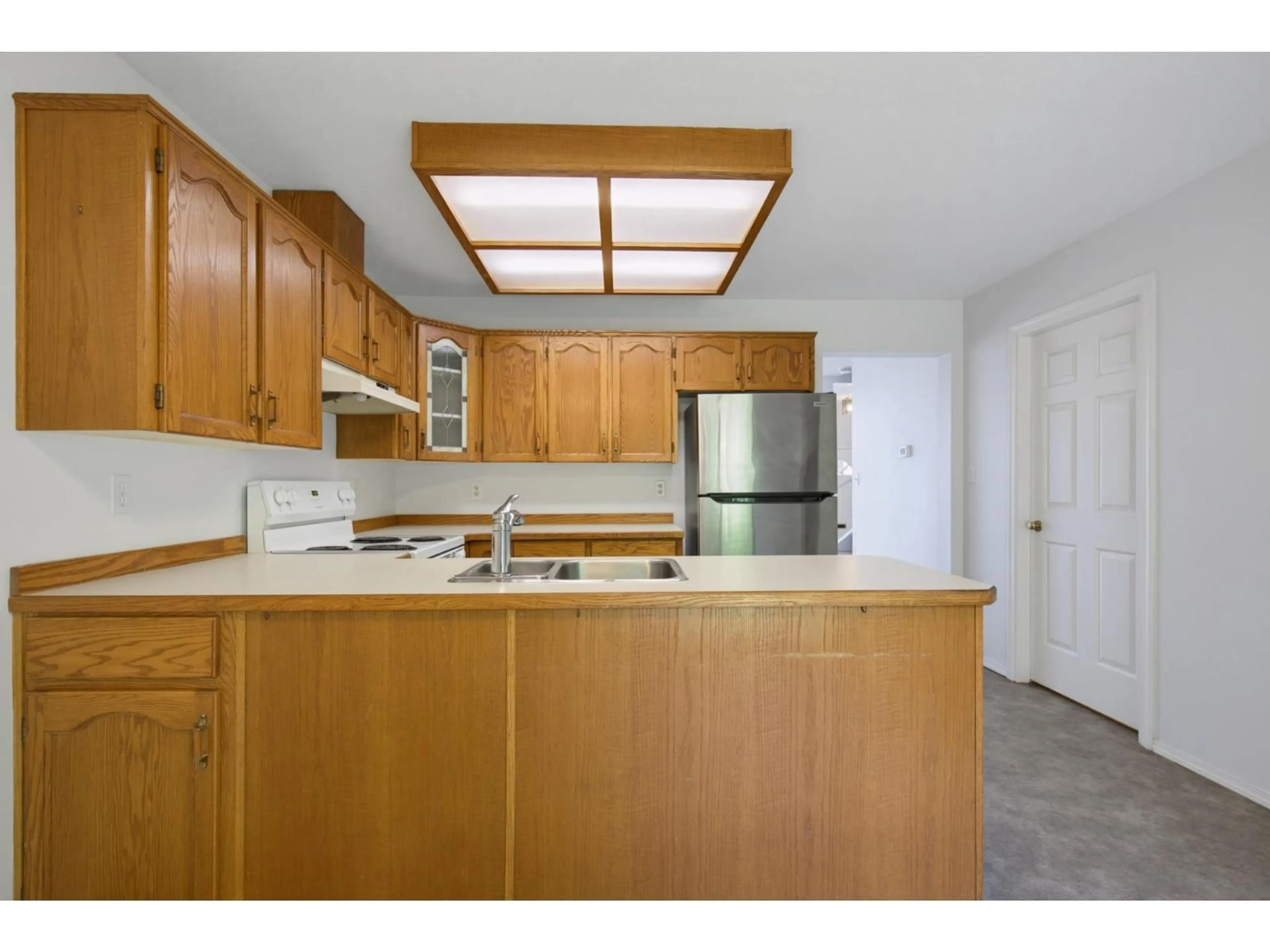Standard kitchen, unknown for 33563A 2ND AVENUE, Mission British Columbia V2V6J3