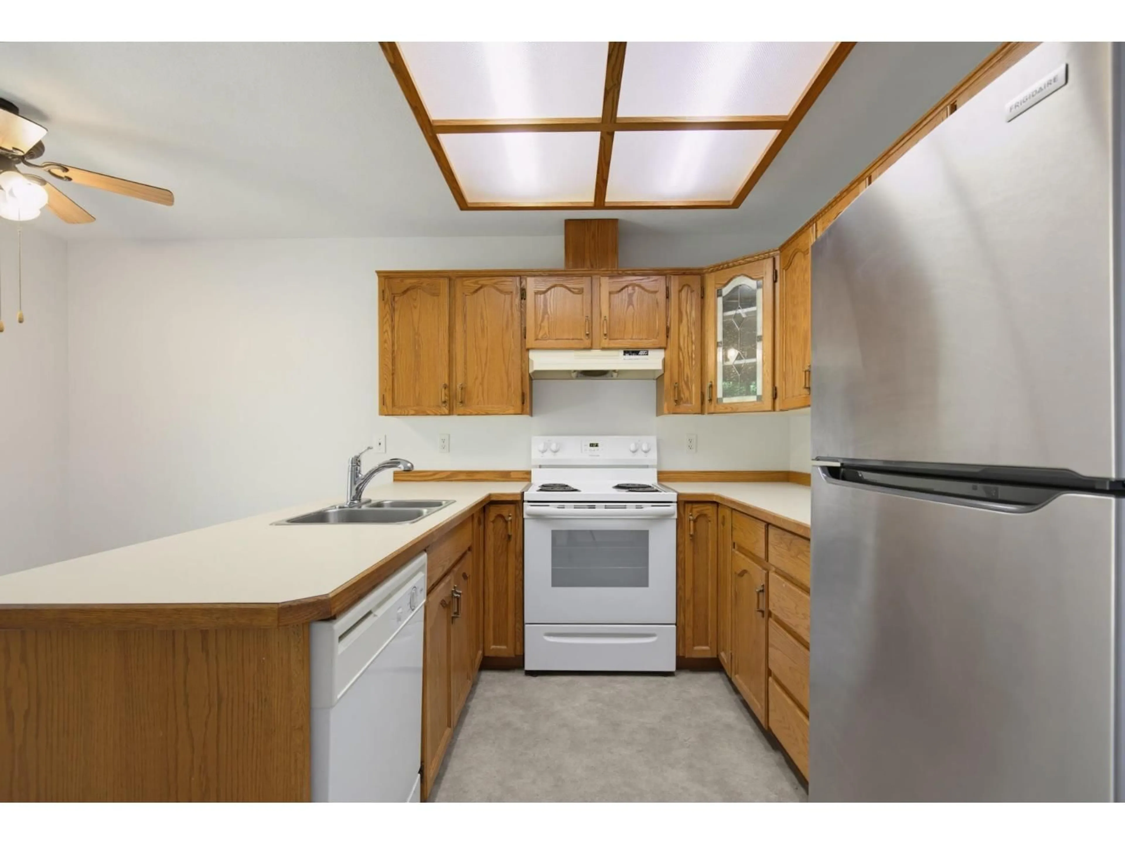 Standard kitchen, unknown for 33563A 2ND AVENUE, Mission British Columbia V2V6J3
