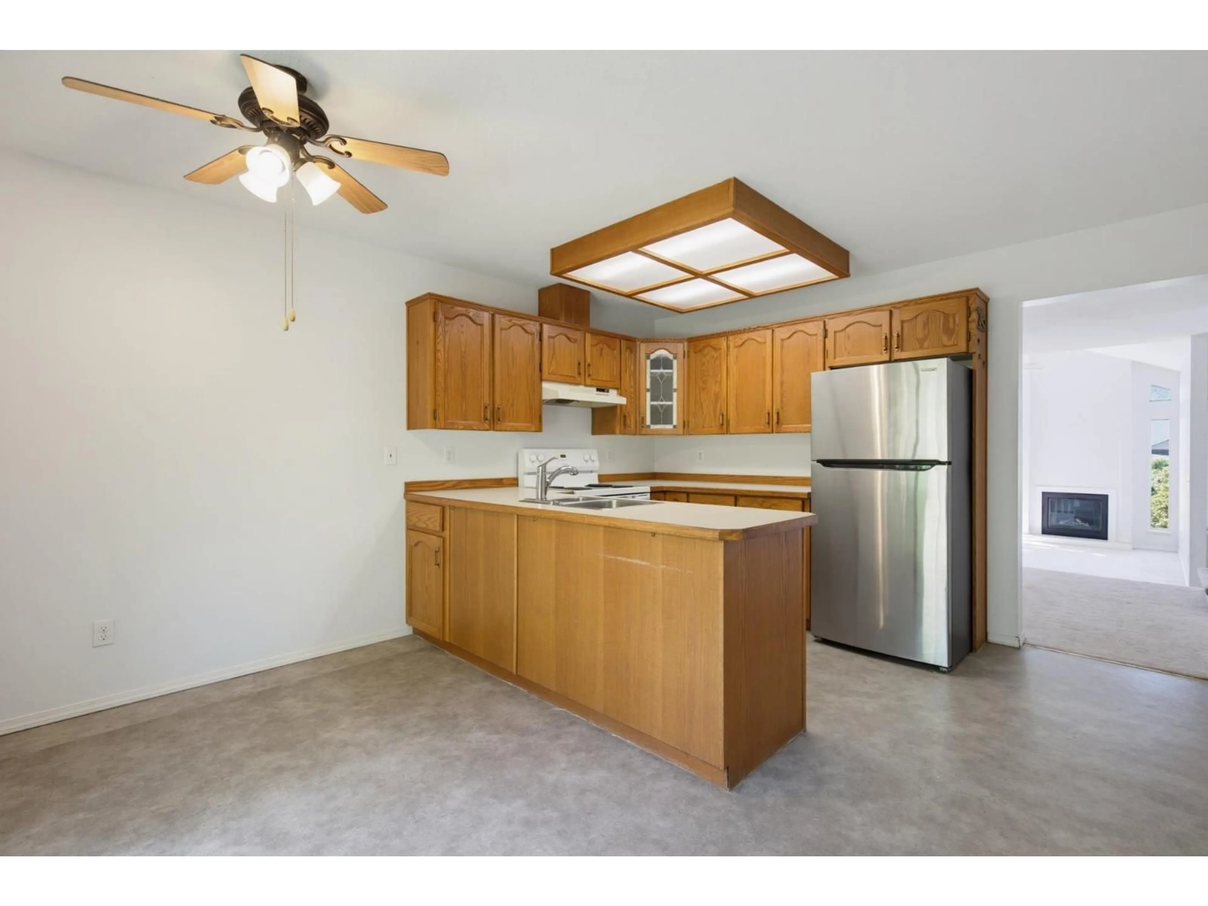Standard kitchen, unknown for 33563A 2ND AVENUE, Mission British Columbia V2V6J3