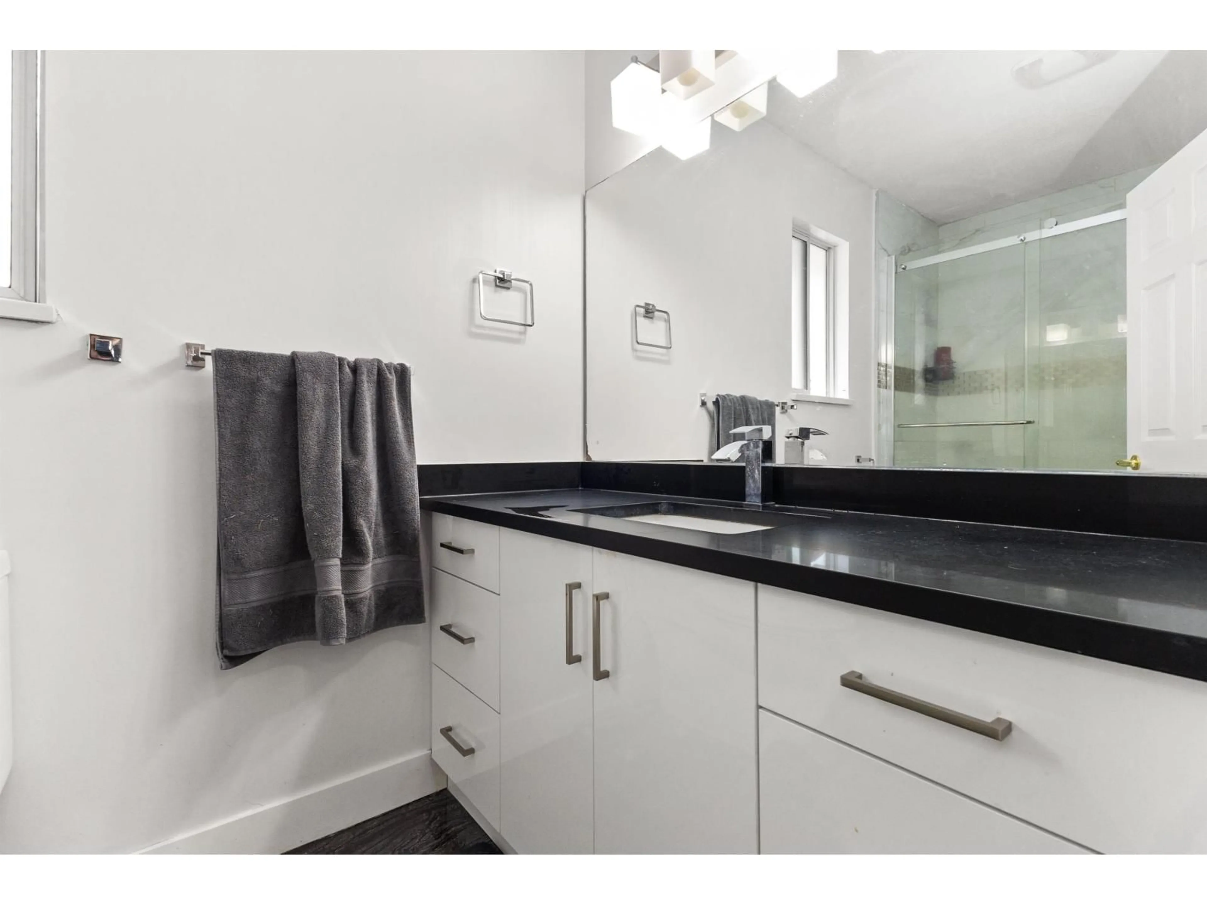 Unknown for 2930 EDGEHILL AVENUE, Abbotsford British Columbia V2T5J9