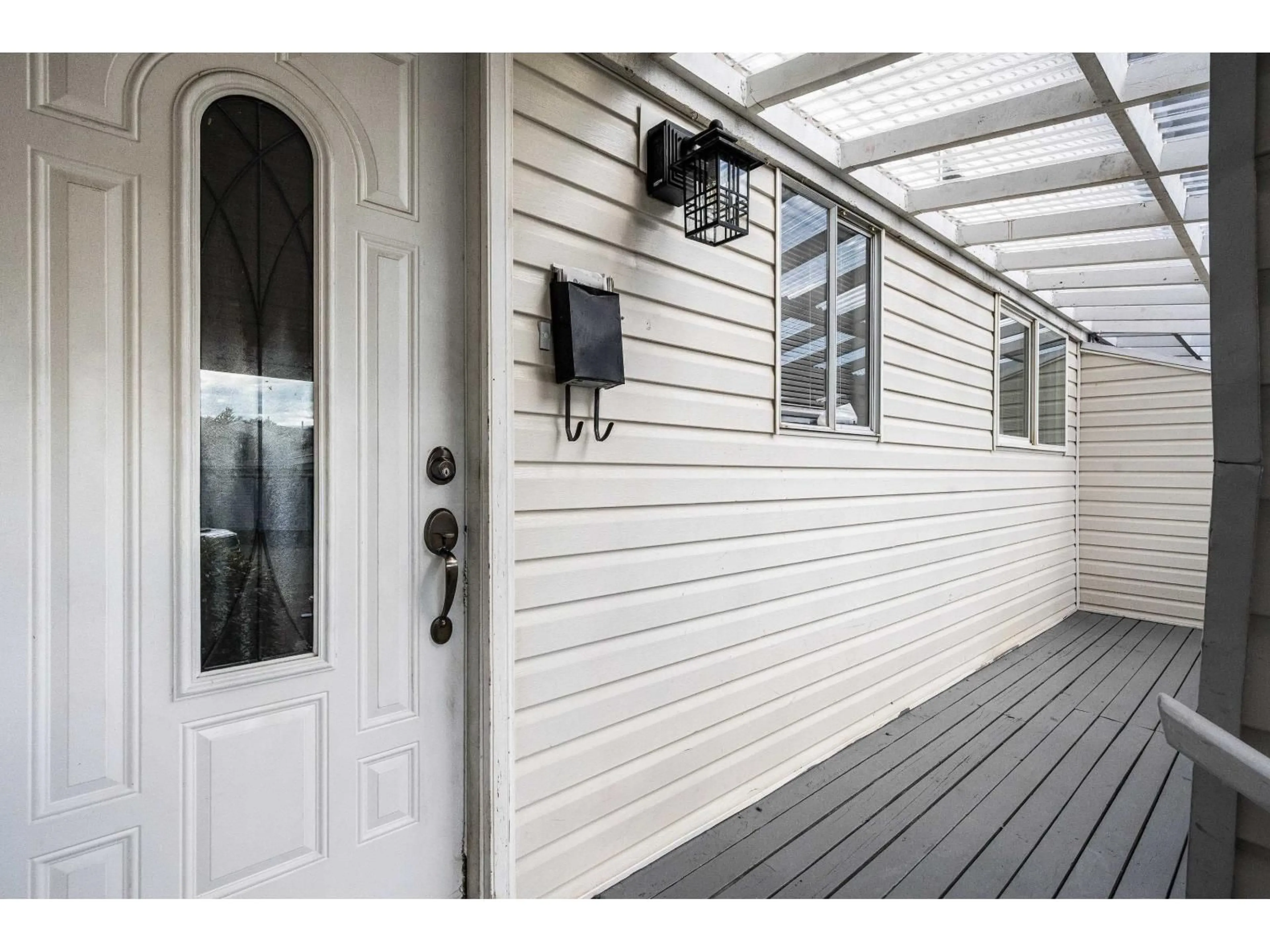 Indoor entryway for 34 - 45215 WOLFE ROAD, Chilliwack British Columbia V2P1V5