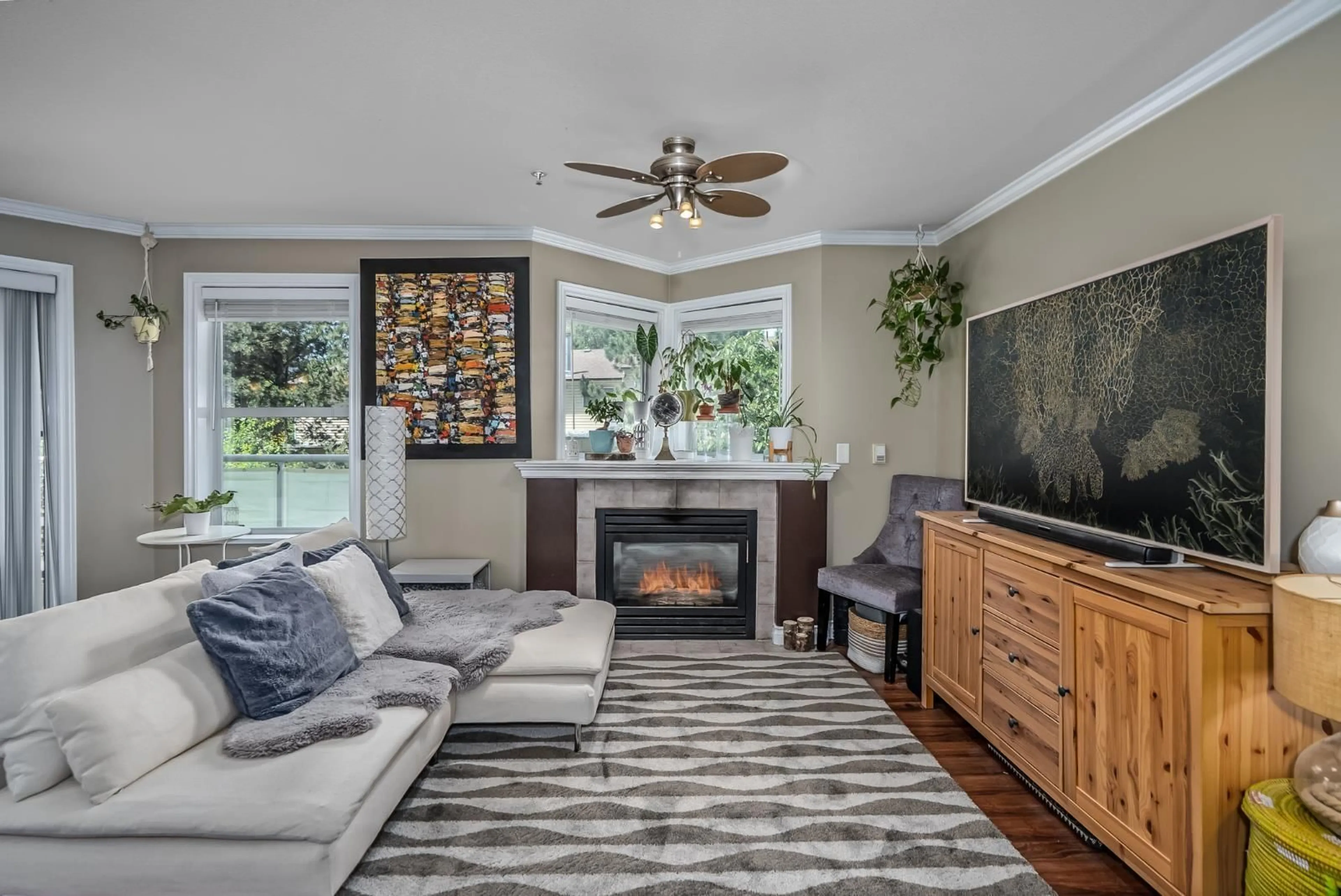 Living room with furniture, unknown for 219 - 27358 32 AVENUE, Langley British Columbia V4W3M5