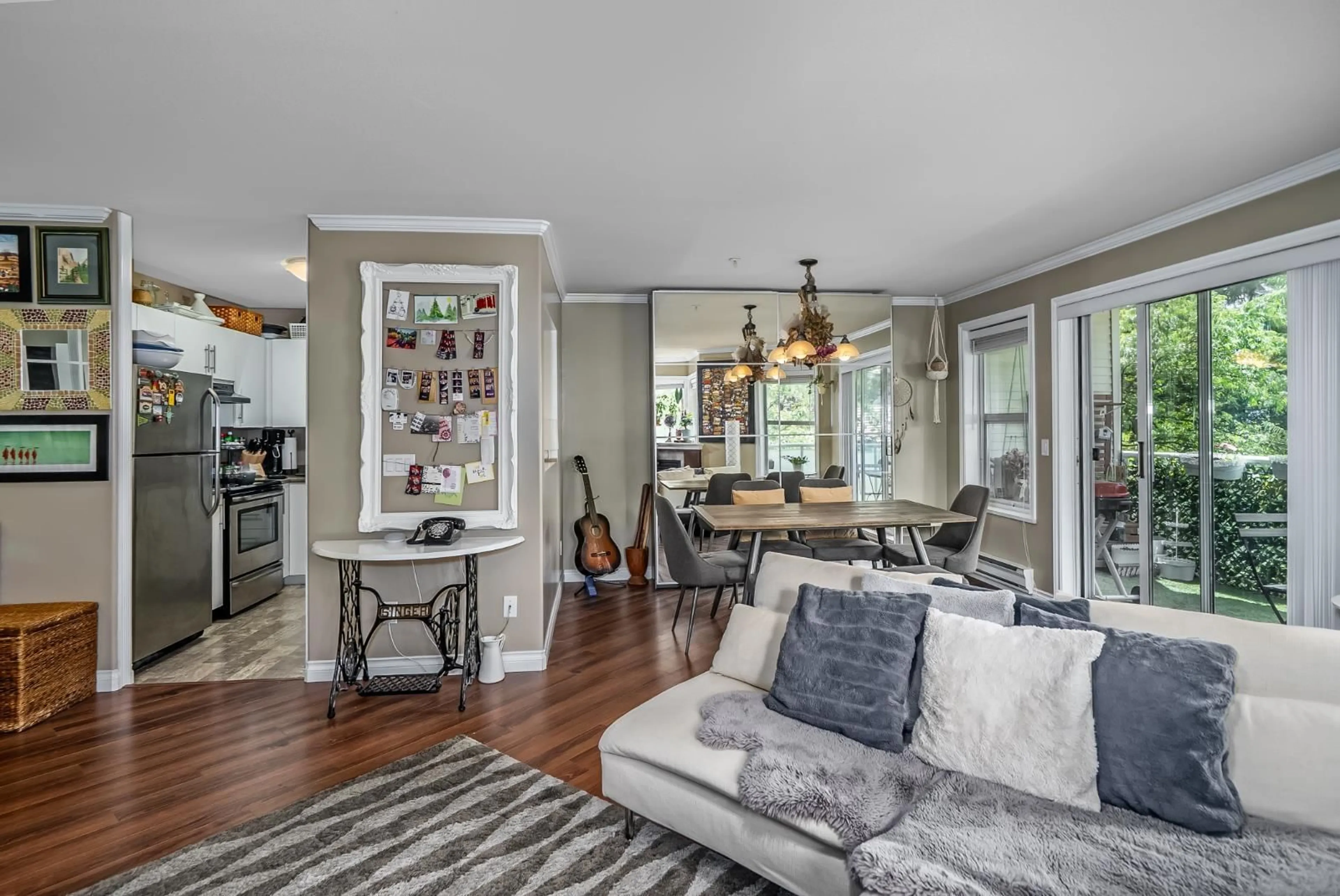 Open concept kitchen, unknown for 219 - 27358 32 AVENUE, Langley British Columbia V4W3M5