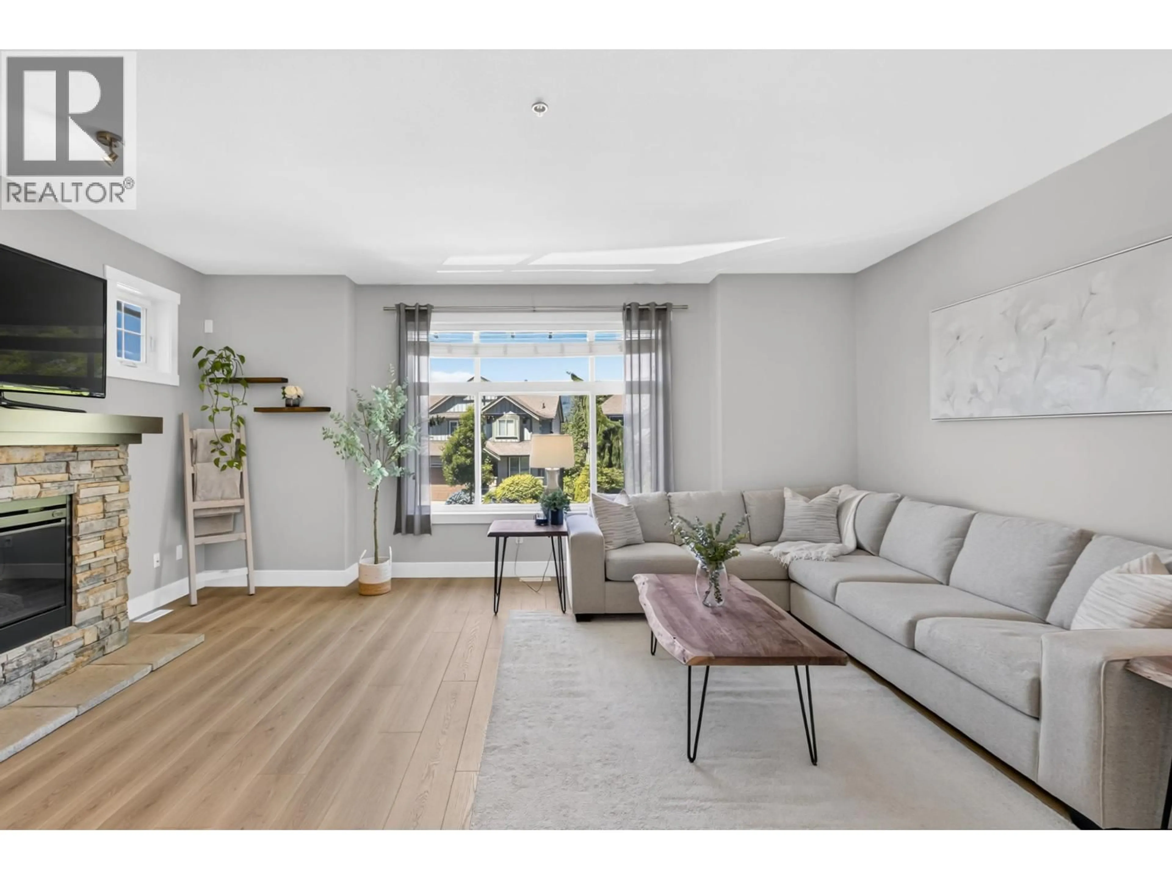 Living room with furniture, unknown for 23140 GILBERT DRIVE, Maple Ridge British Columbia V4R0C3