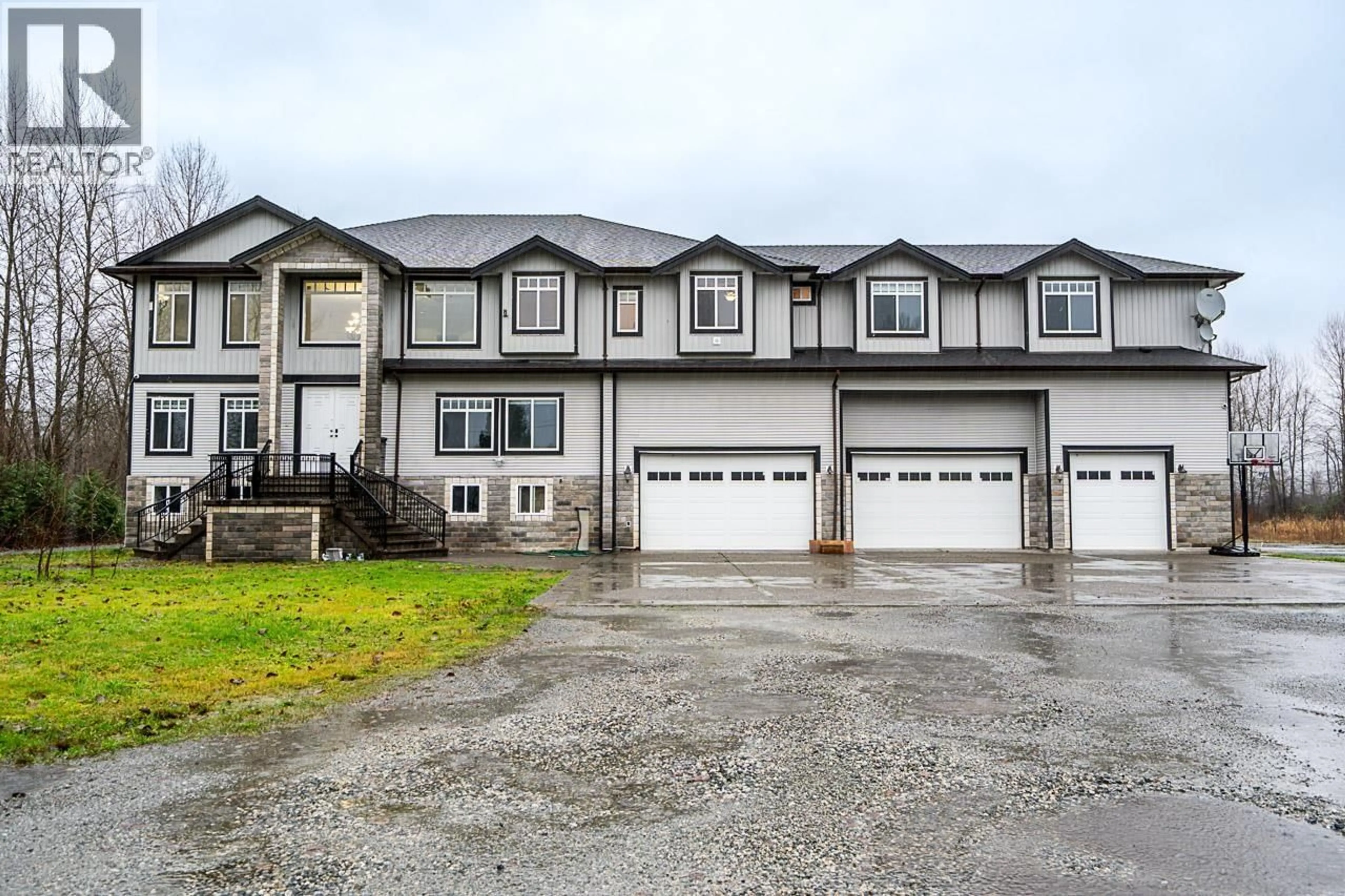 Home with vinyl exterior material, street for 3701 LINCOLN AVENUE, Coquitlam British Columbia V3E3H8