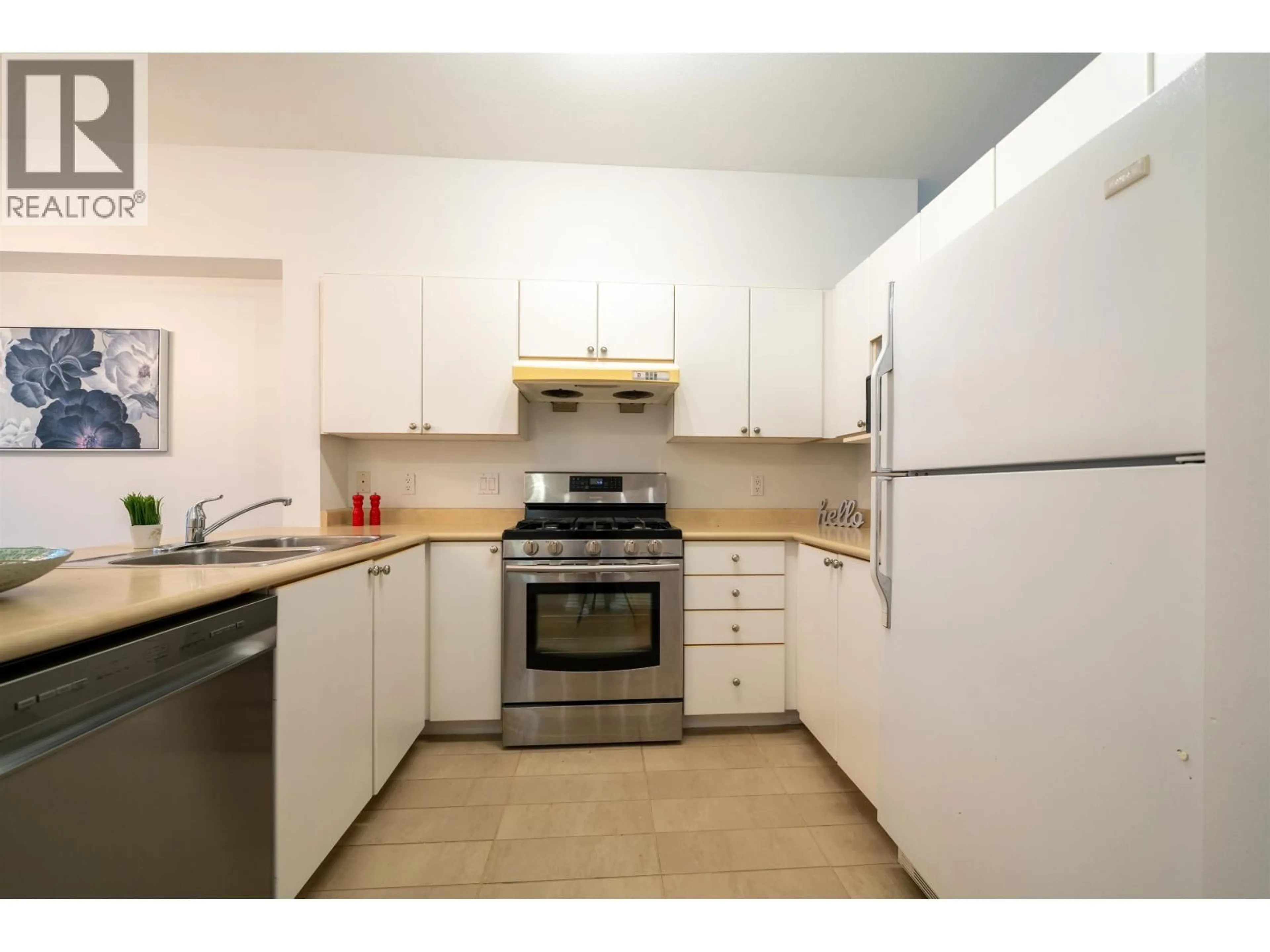 Standard kitchen, unknown for 30 - 6179 NO. 1 ROAD, Richmond British Columbia V7C1T4