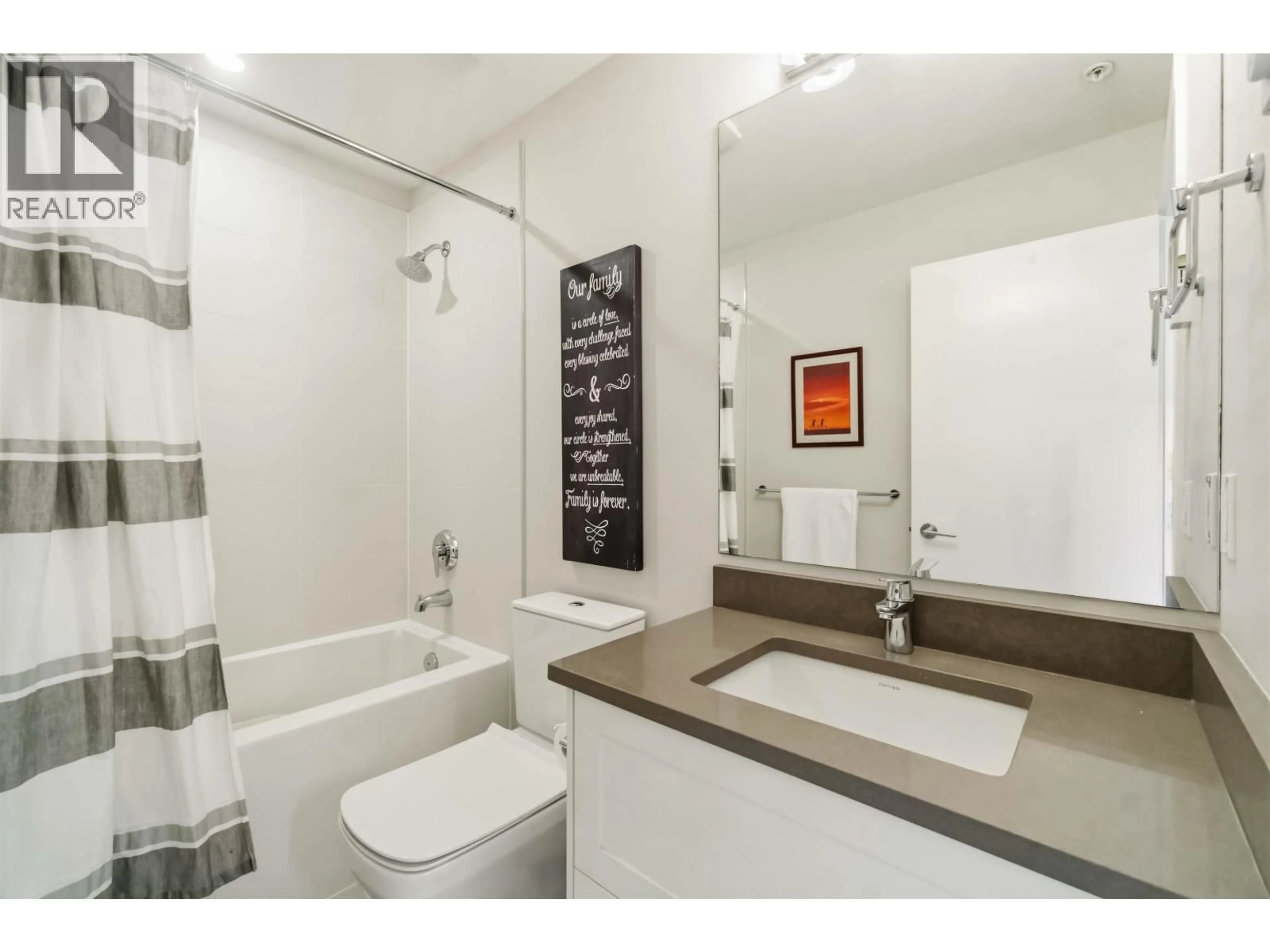 Contemporary bathroom, ceramic/tile floor for 5 - 5142 CANADA WAY, Burnaby British Columbia V5E0C3