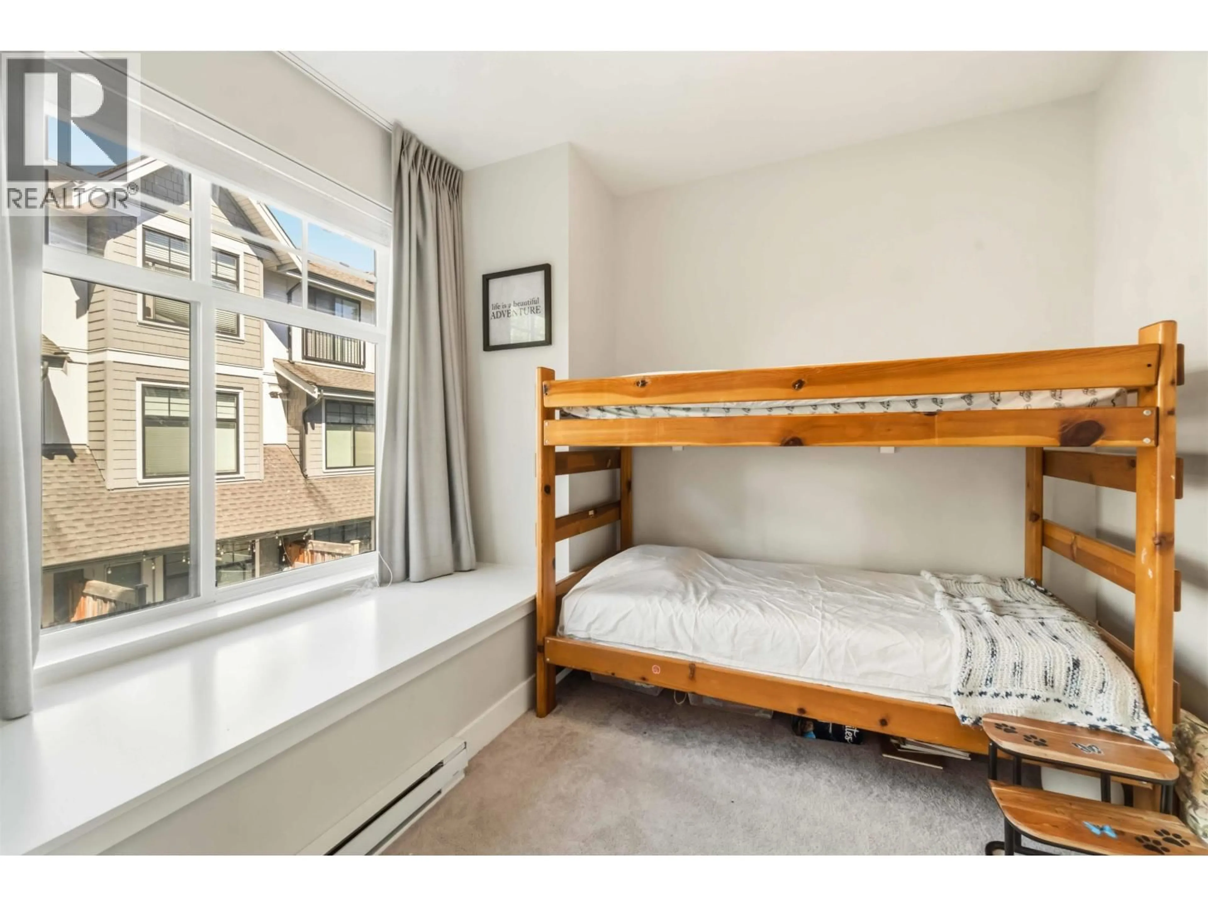 Bedroom with bed, unknown for 5 - 5142 CANADA WAY, Burnaby British Columbia V5E0C3
