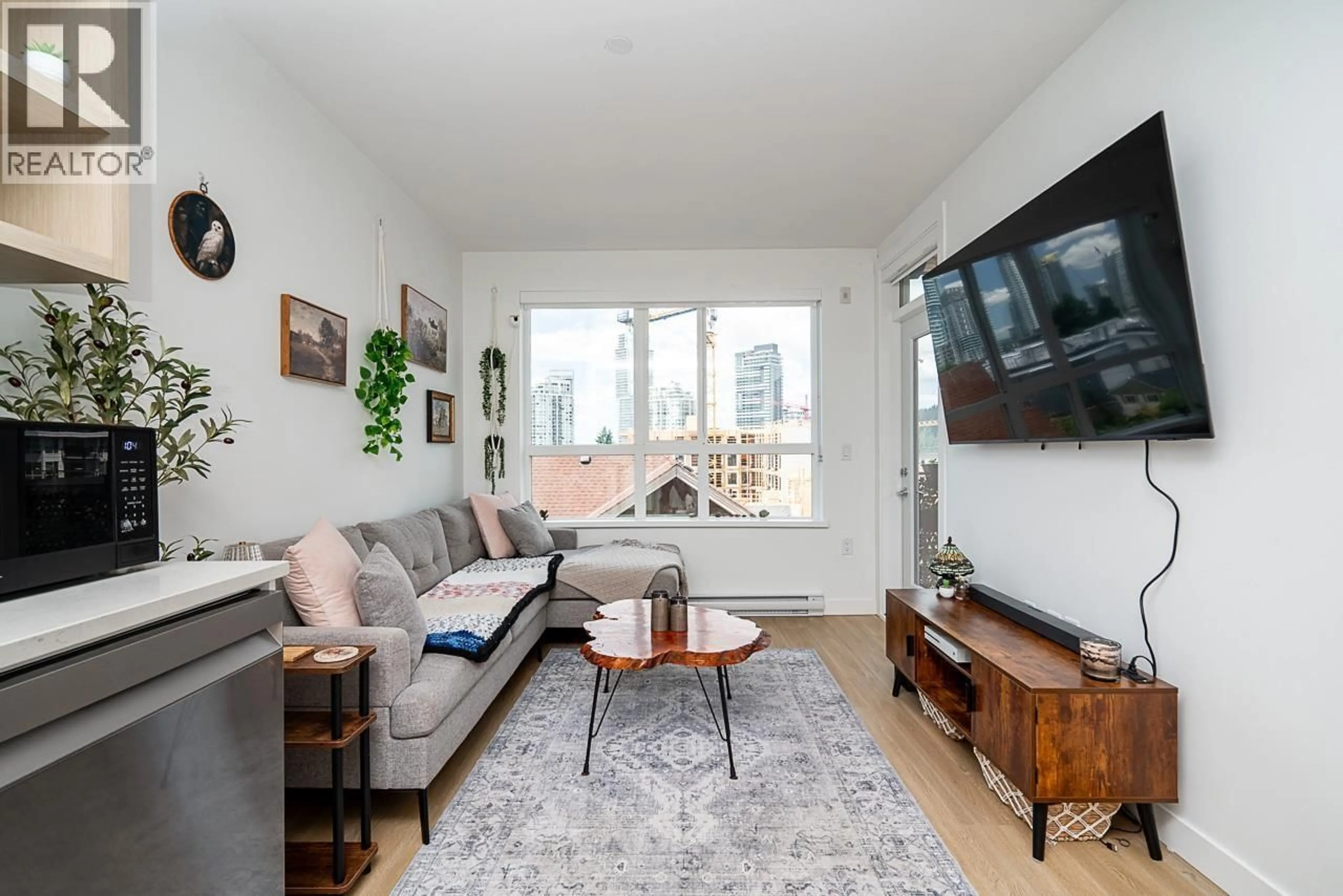 Living room with furniture, unknown for 302 - 723 GROVER AVENUE, Coquitlam British Columbia V3J0L9