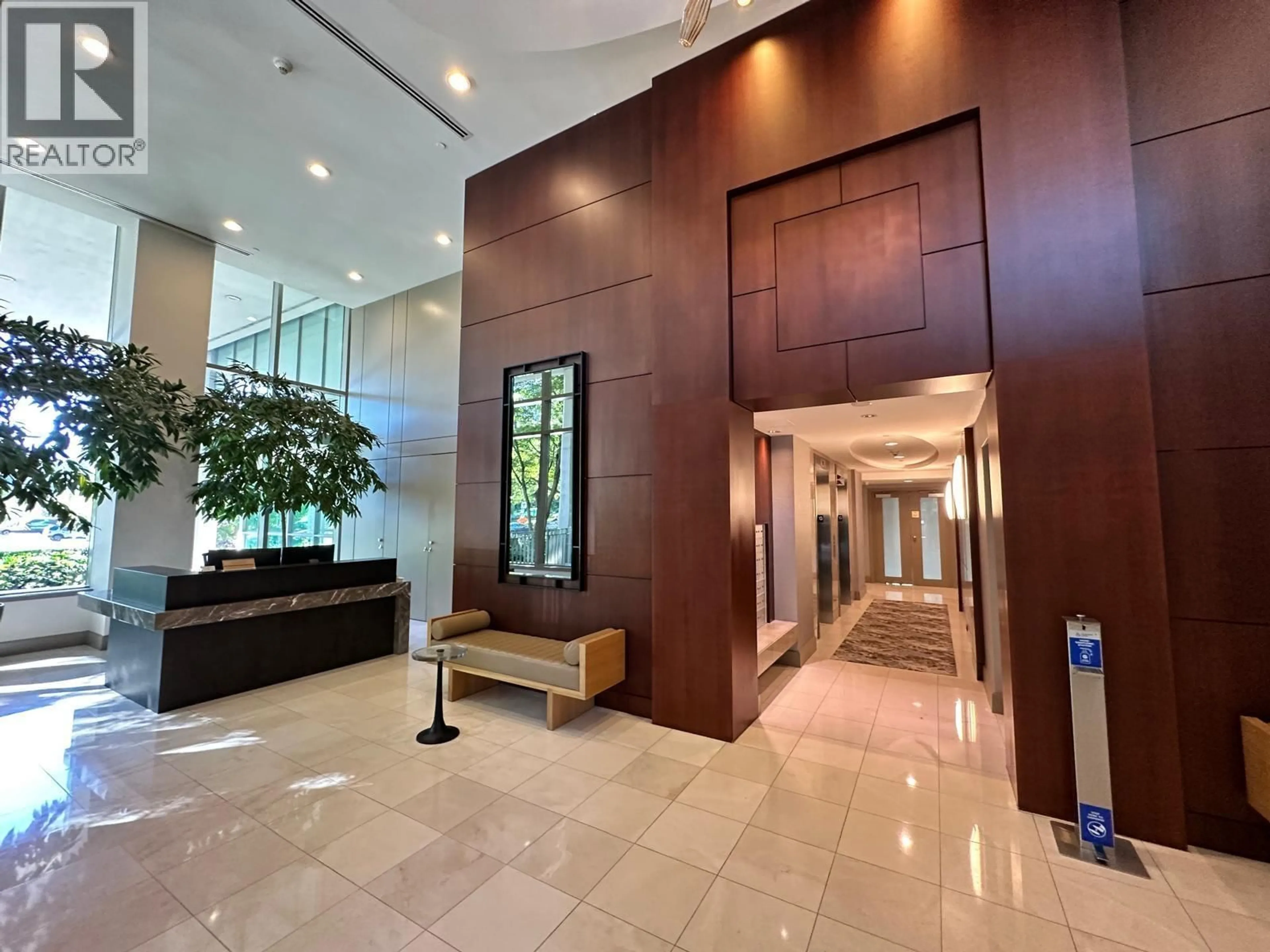 Indoor foyer for 402 - 1777 BAYSHORE DRIVE, Vancouver British Columbia V6G3H2