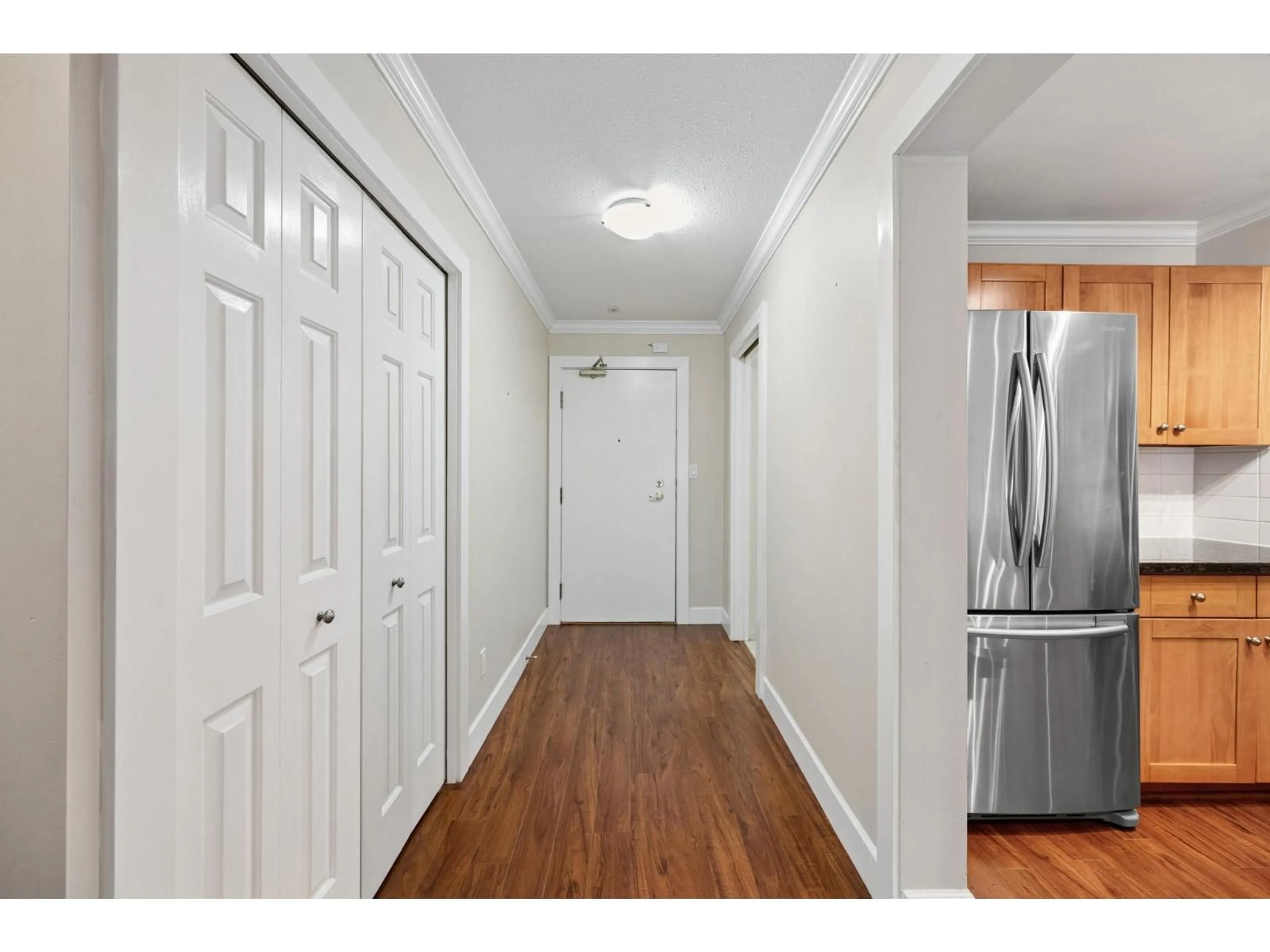 Indoor entryway for 109 - 15270 17 AVENUE, Surrey British Columbia V4A1T9