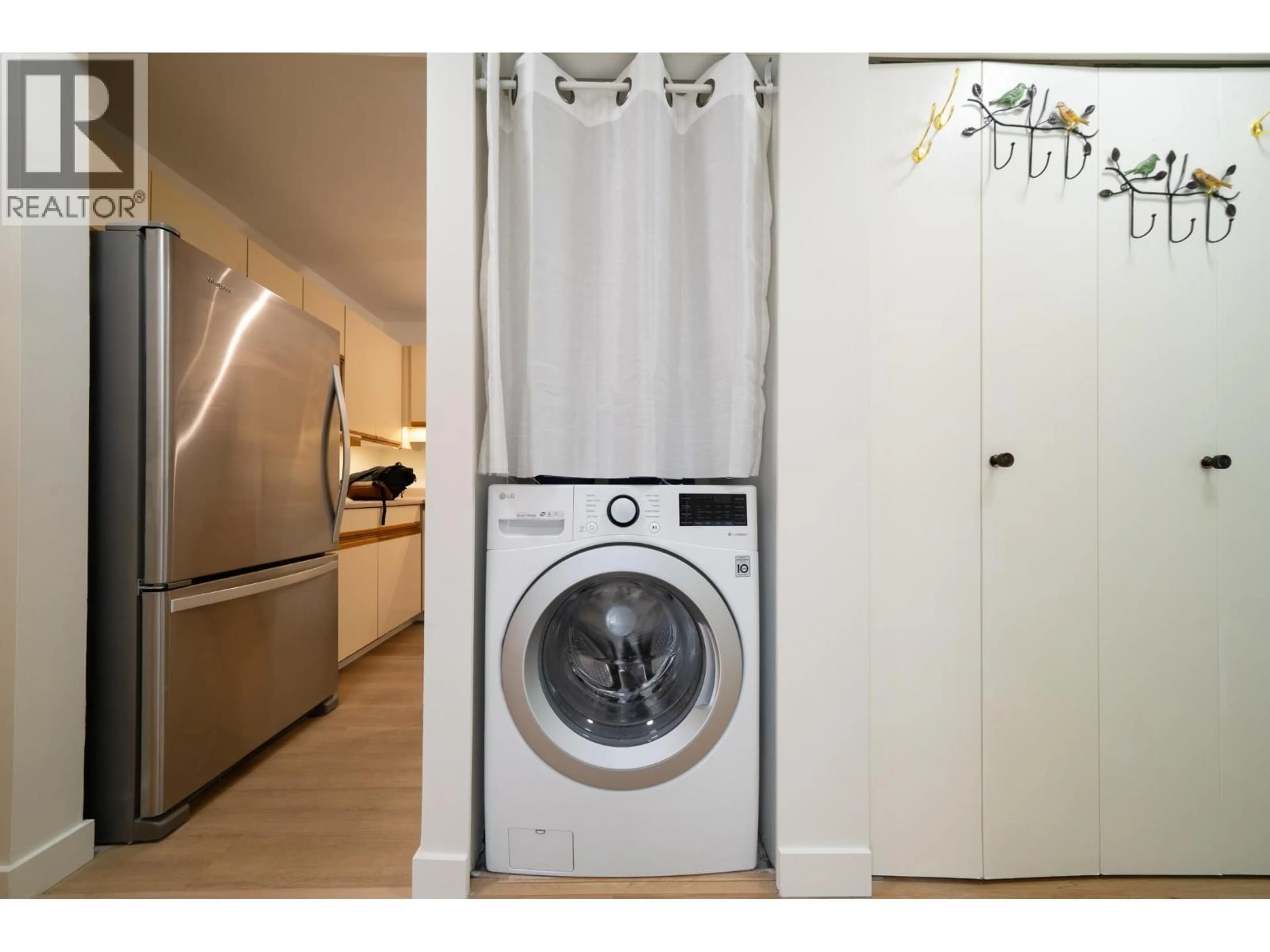 Laundry room for 305 - 5790 PATTERSON AVENUE, Burnaby British Columbia V5H4H6