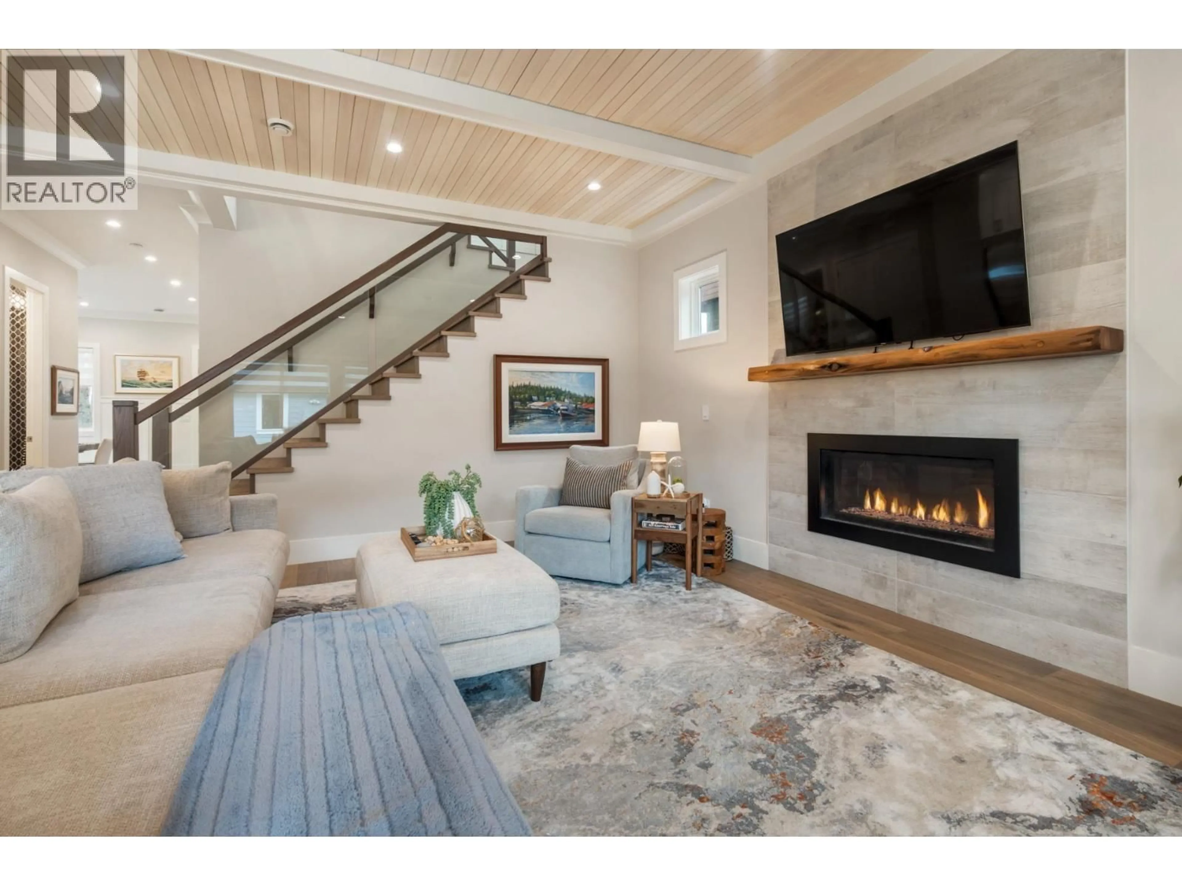 Living room with furniture, wood/laminate floor for 1745 ENDERBY AVENUE, Delta British Columbia V4L1S9
