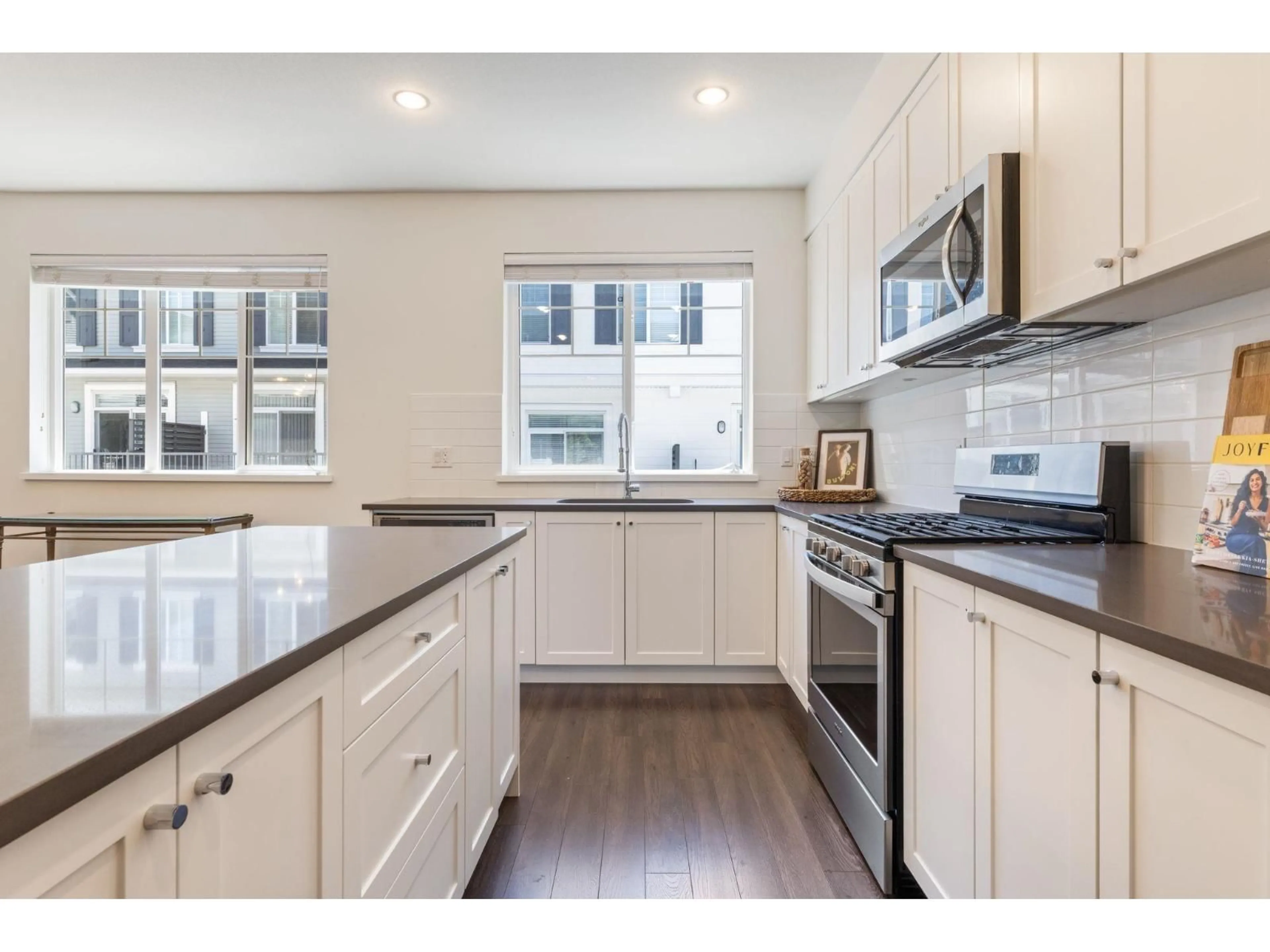 Open concept kitchen, unknown for 31 - 16357 15 AVENUE, Surrey British Columbia V4A0C2