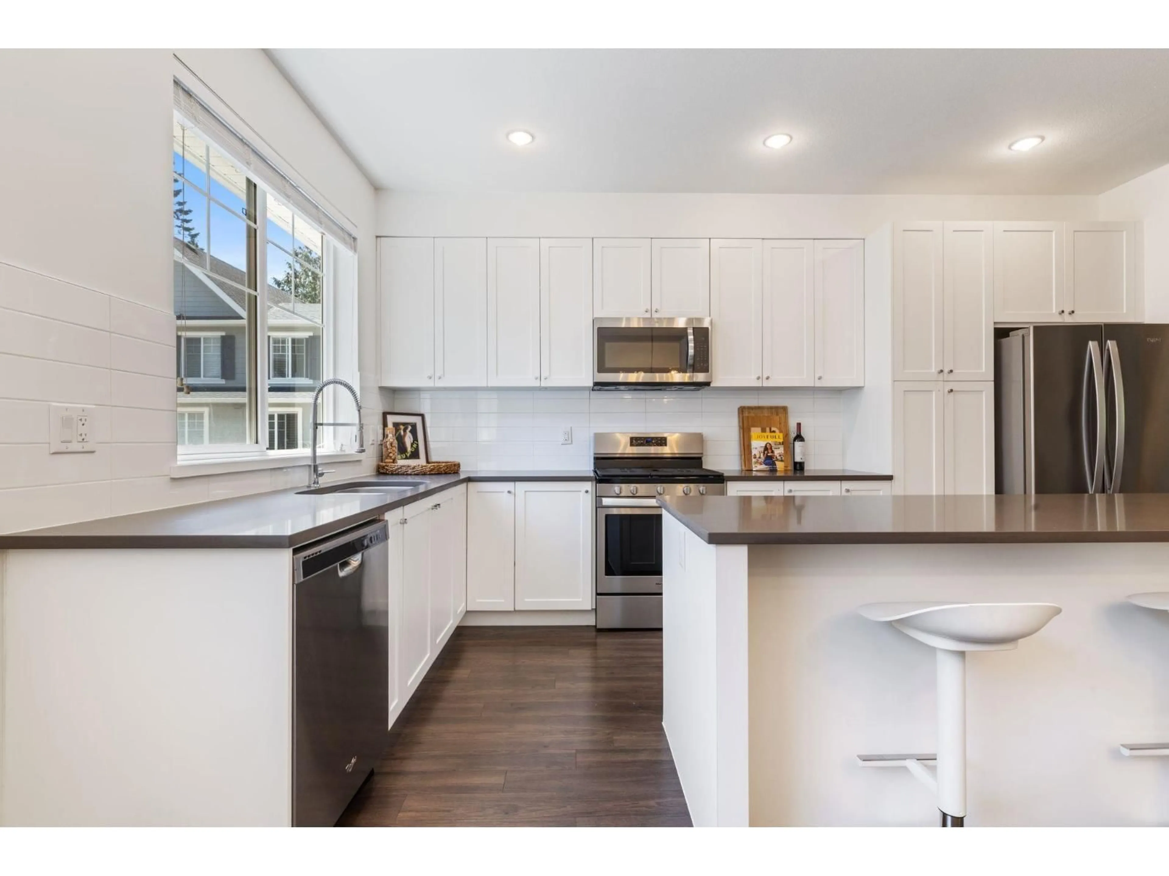 Open concept kitchen, unknown for 31 - 16357 15 AVENUE, Surrey British Columbia V4A0C2