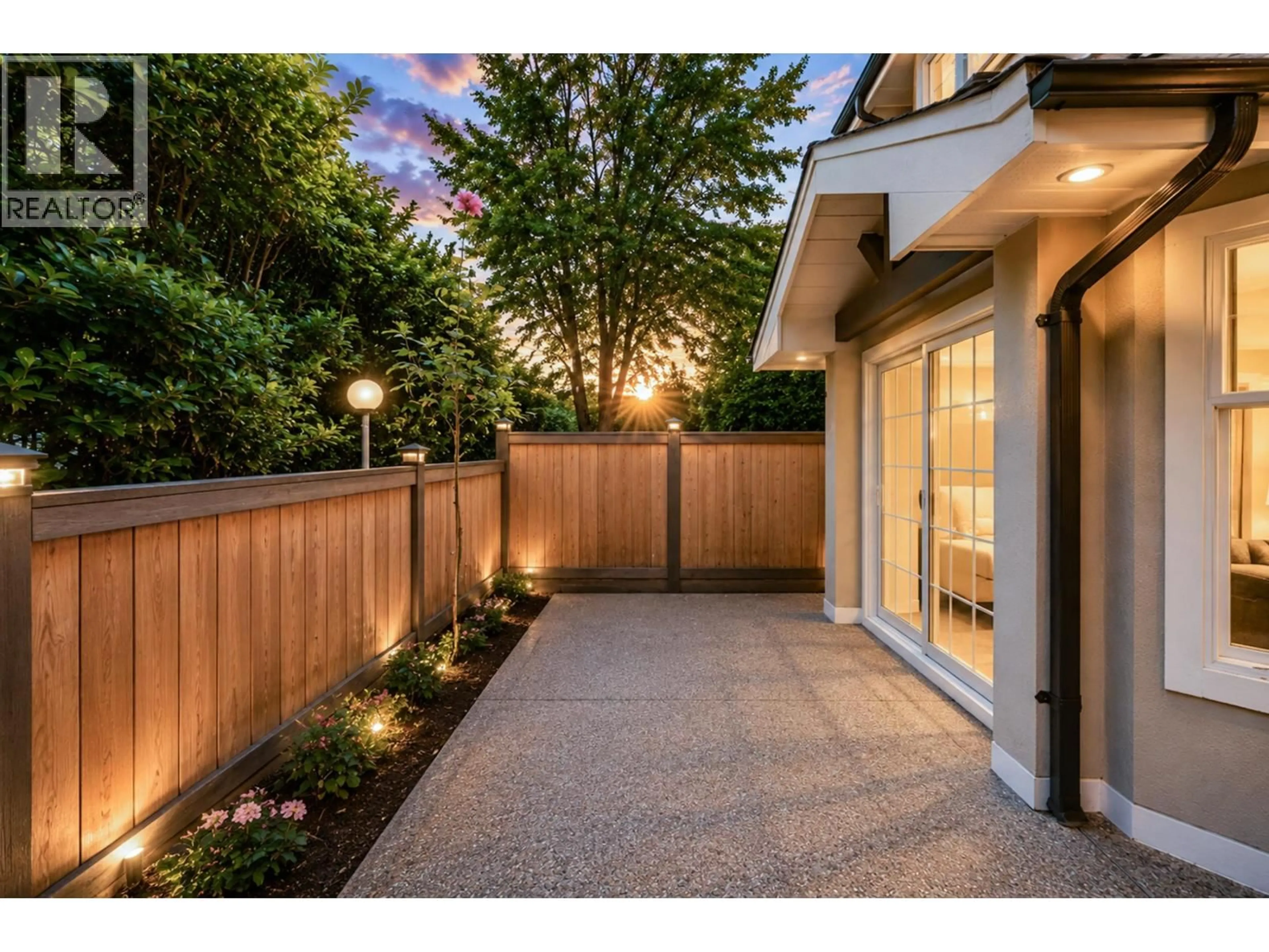 Patio, street for 26 - 7175 17TH AVENUE, Burnaby British Columbia V3N1K8