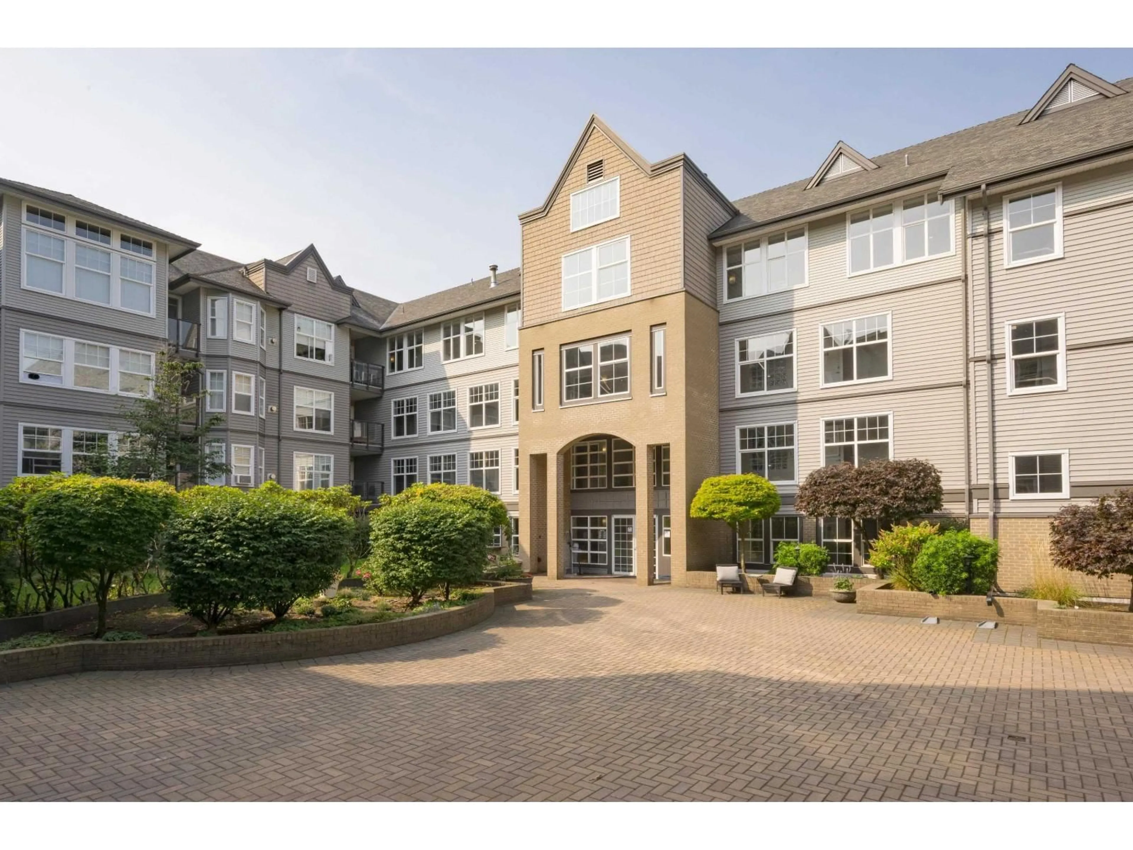 Unknown for 303 - 20200 56 AVENUE, Langley British Columbia V3A8S1