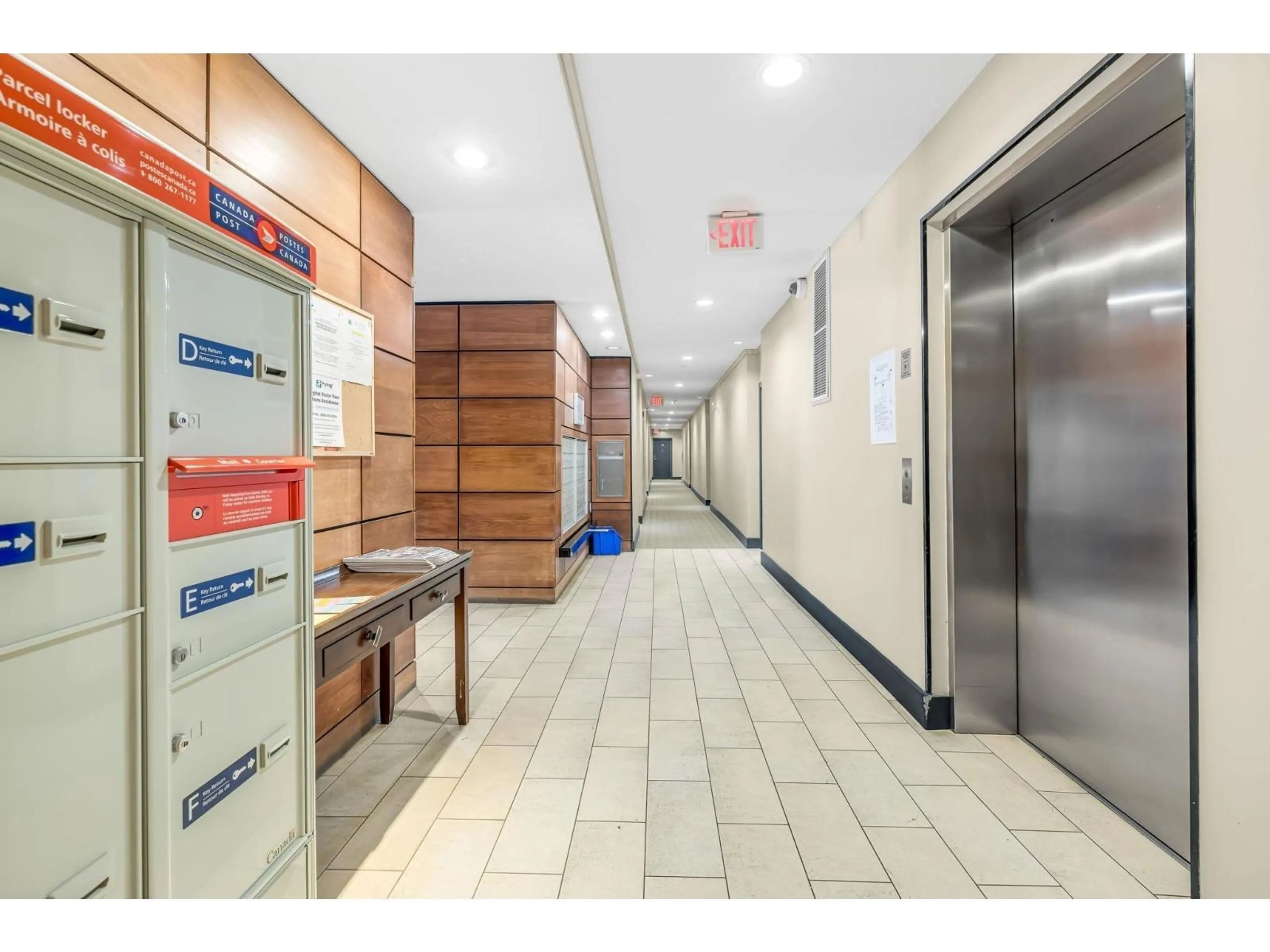 Indoor foyer for 108 - 10088 148 STREET, Surrey British Columbia V3R3M9
