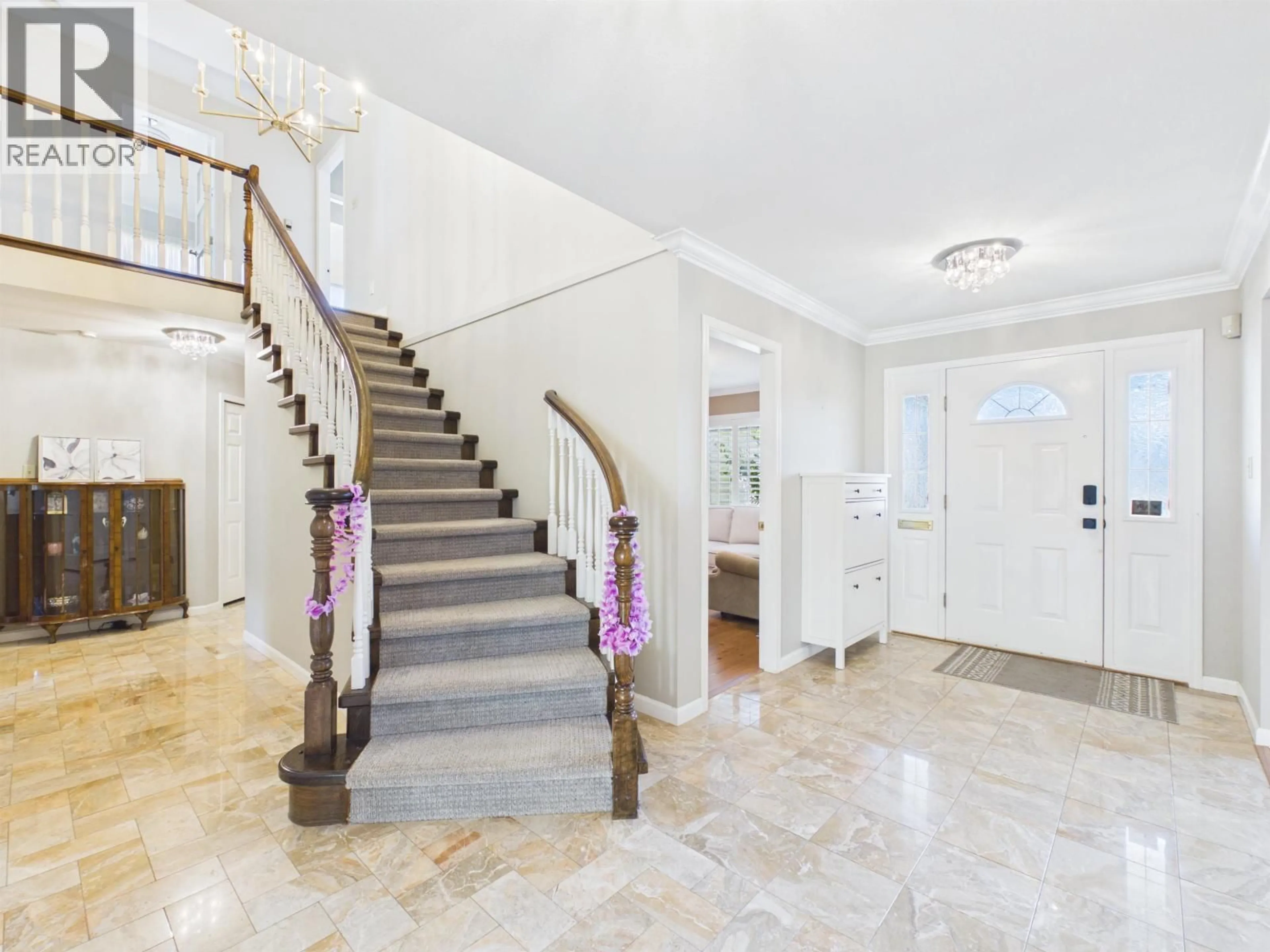 Indoor foyer for 4368 CRAIGFLOWER DRIVE, Richmond British Columbia V7C4W3