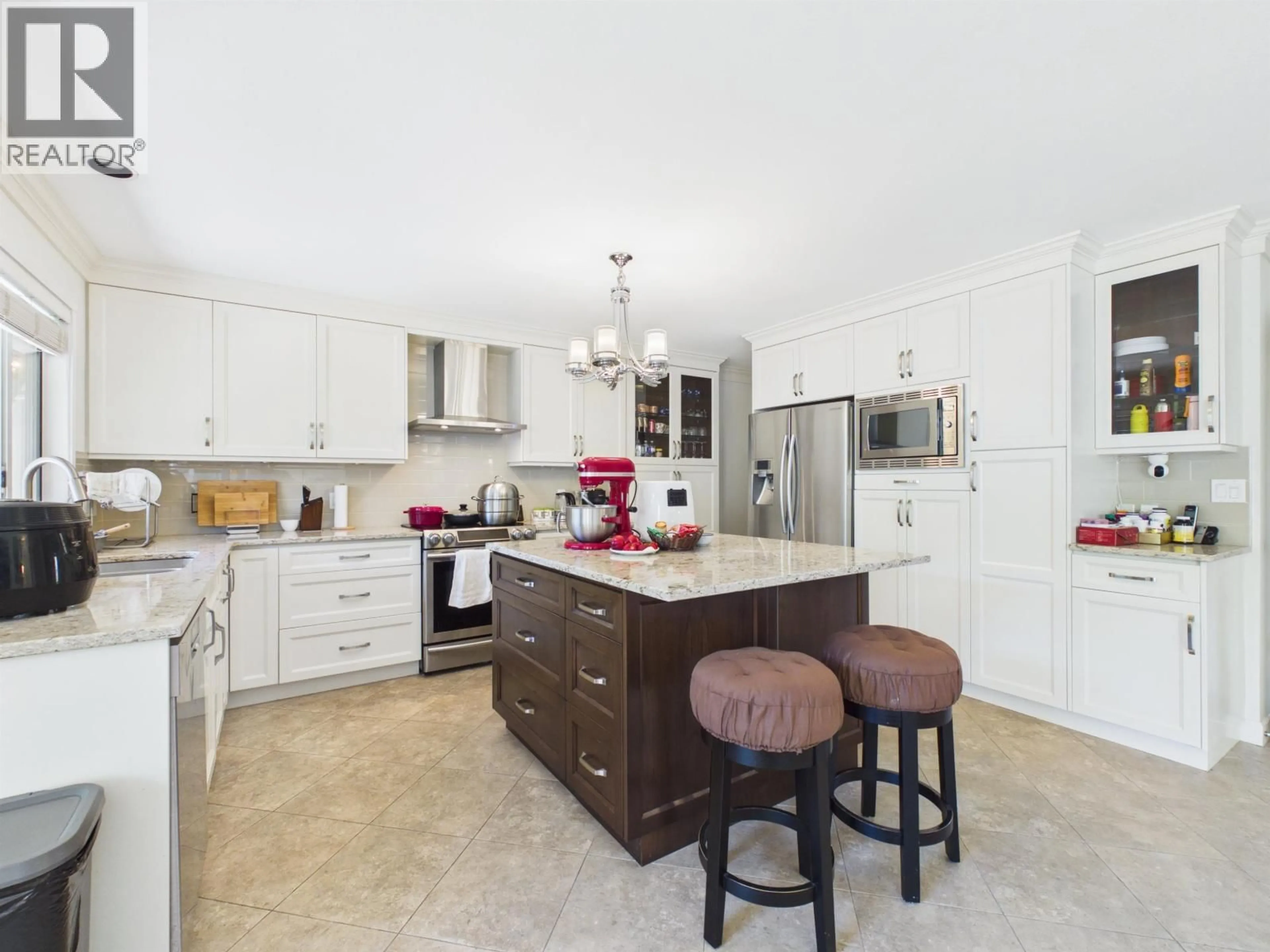 Open concept kitchen, ceramic/tile floor for 4368 CRAIGFLOWER DRIVE, Richmond British Columbia V7C4W3