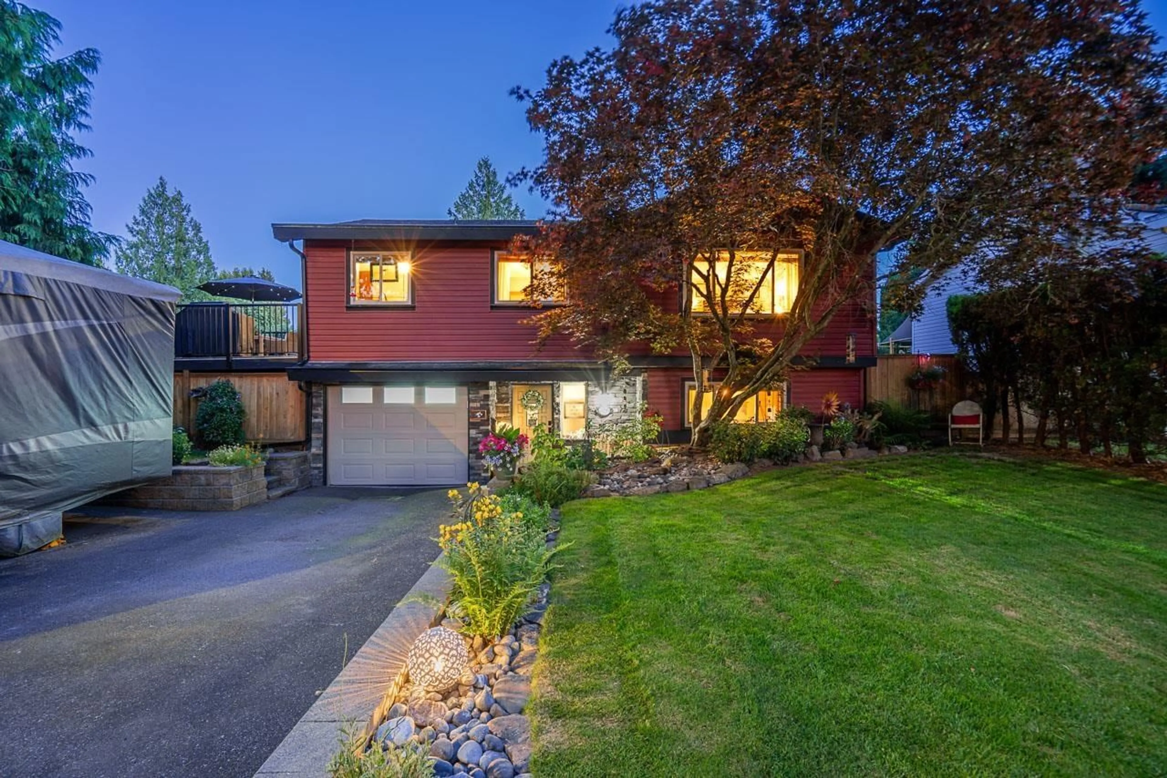 Home with brick exterior material, street for 26586 33 AVENUE, Langley British Columbia V4W3G2