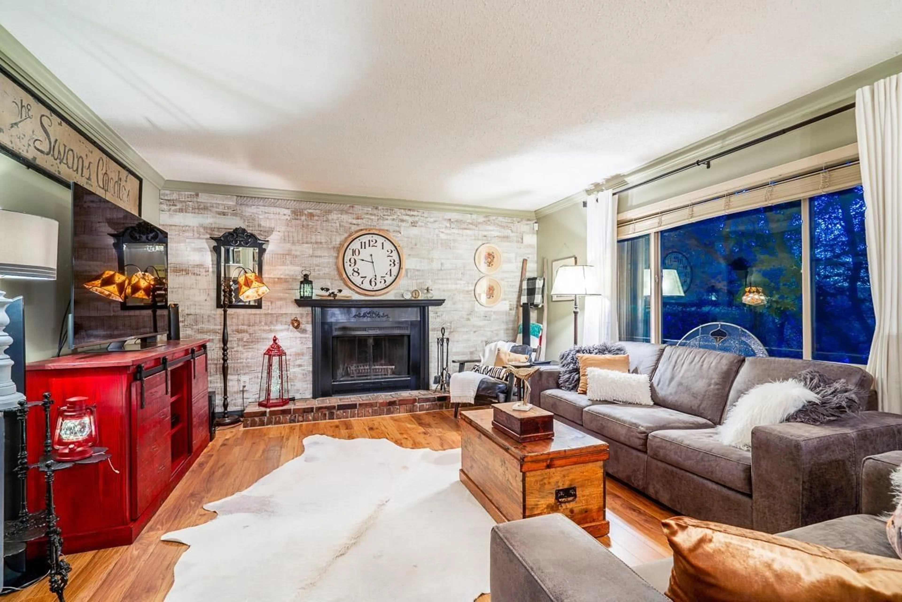 Living room with furniture, unknown for 26586 33 AVENUE, Langley British Columbia V4W3G2