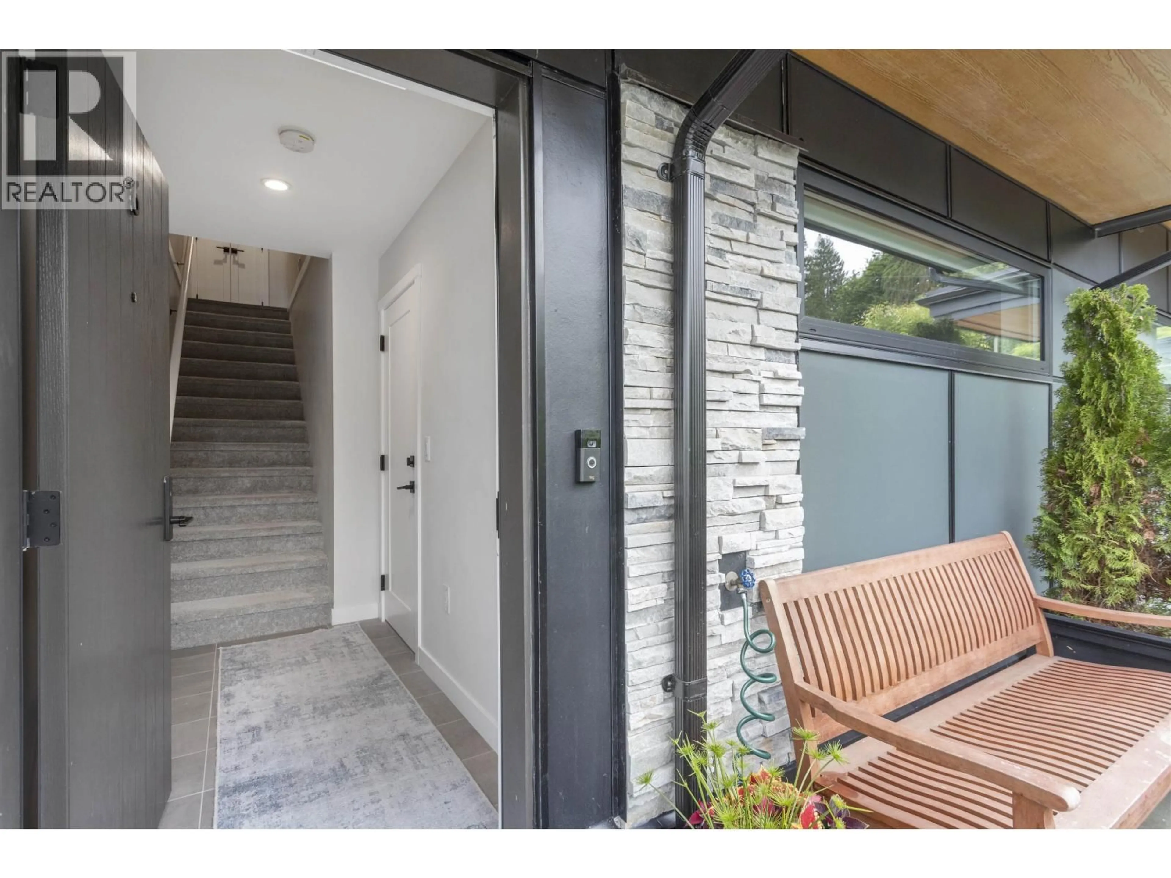 Indoor entryway for 6 - 50 SEAVIEW DRIVE, Port Moody British Columbia V3H0N2