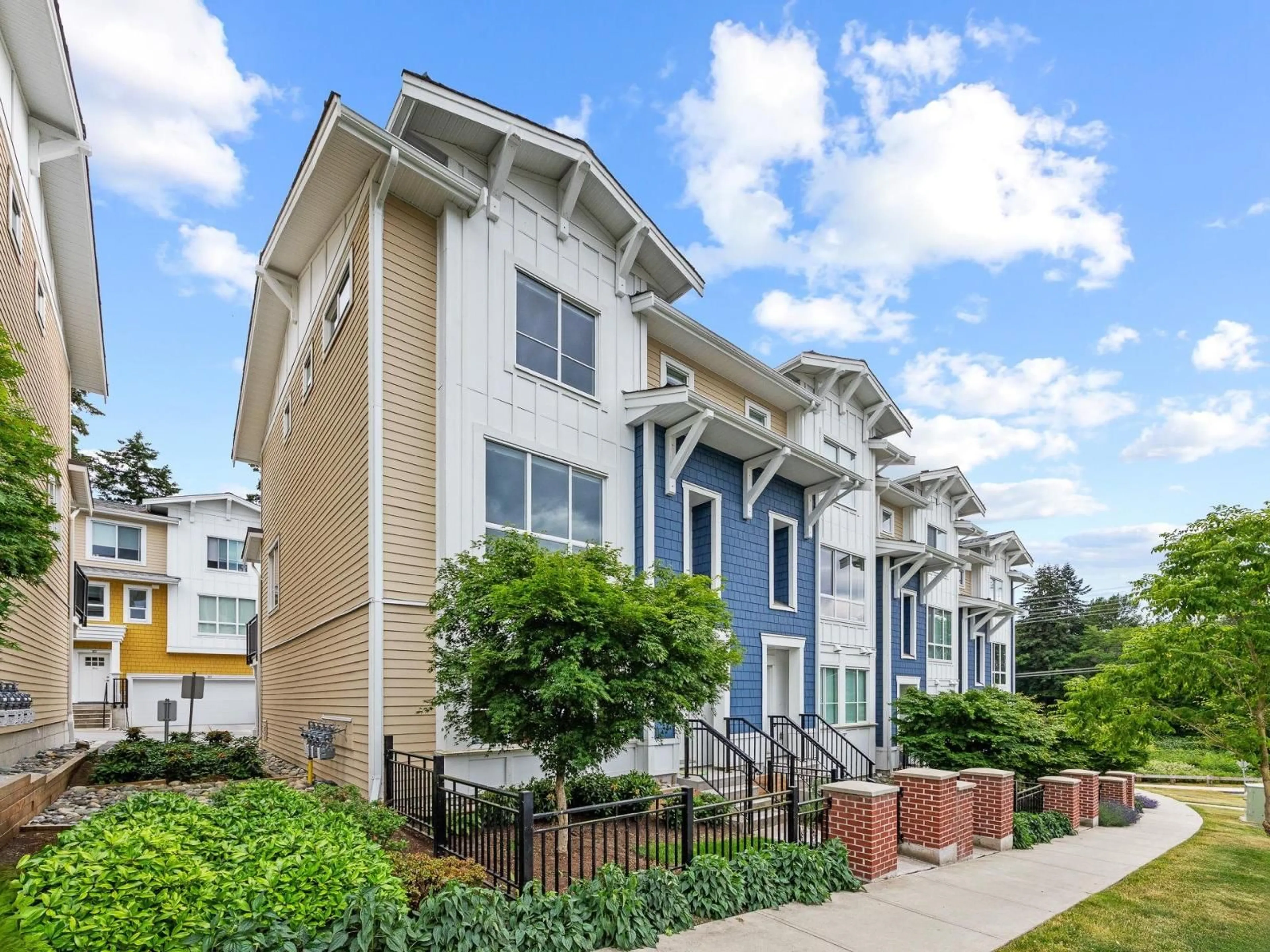 Home with vinyl exterior material, unknown for 16 - 16560 17A AVENUE, Surrey British Columbia V3Z1J3