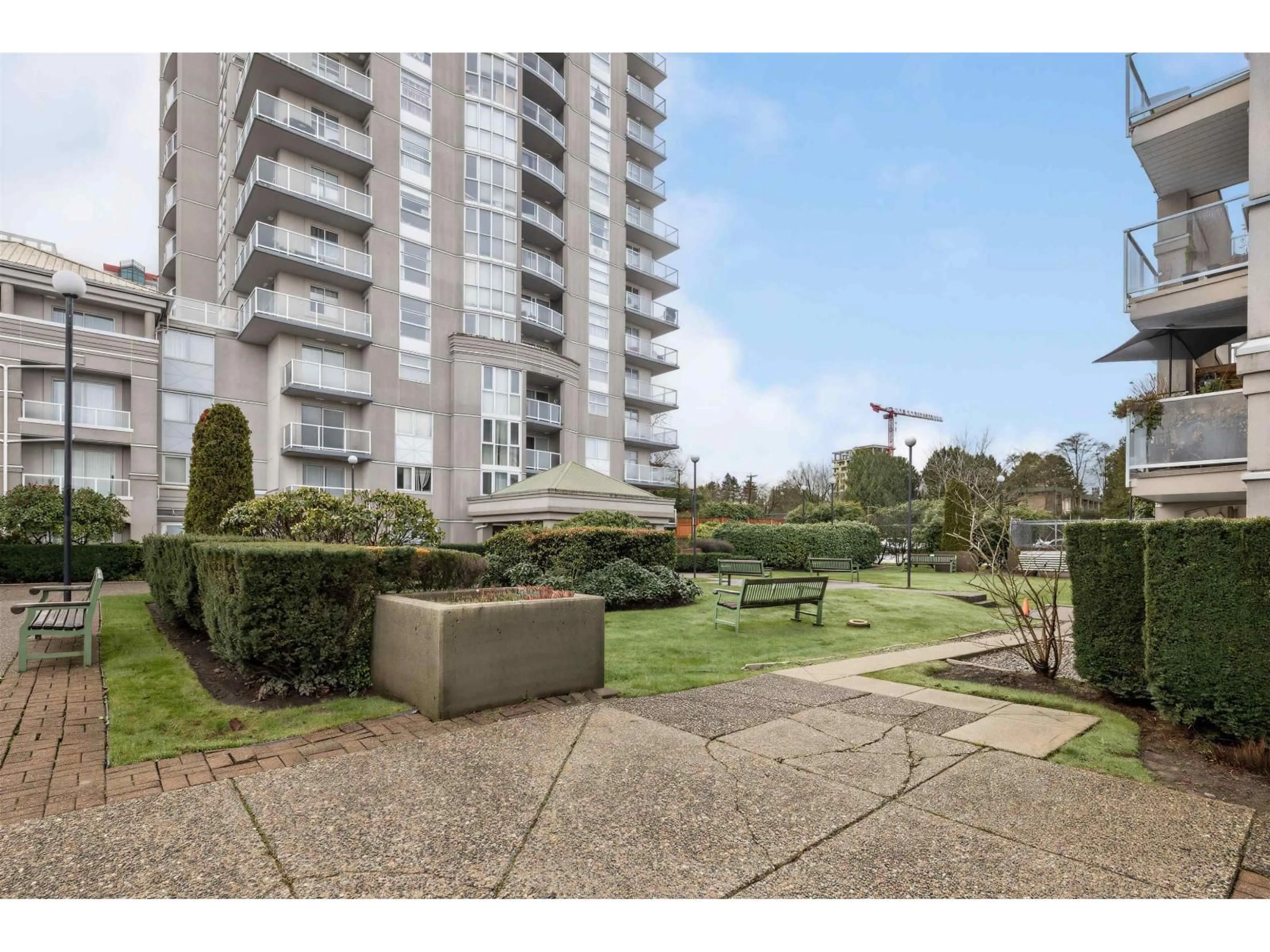A pic from outside/outdoor area/front of a property/back of a property/a pic from drone, water/lake/river/ocean view for 313 - 10533 UNIVERSITY DRIVE, Surrey British Columbia V3T5T7