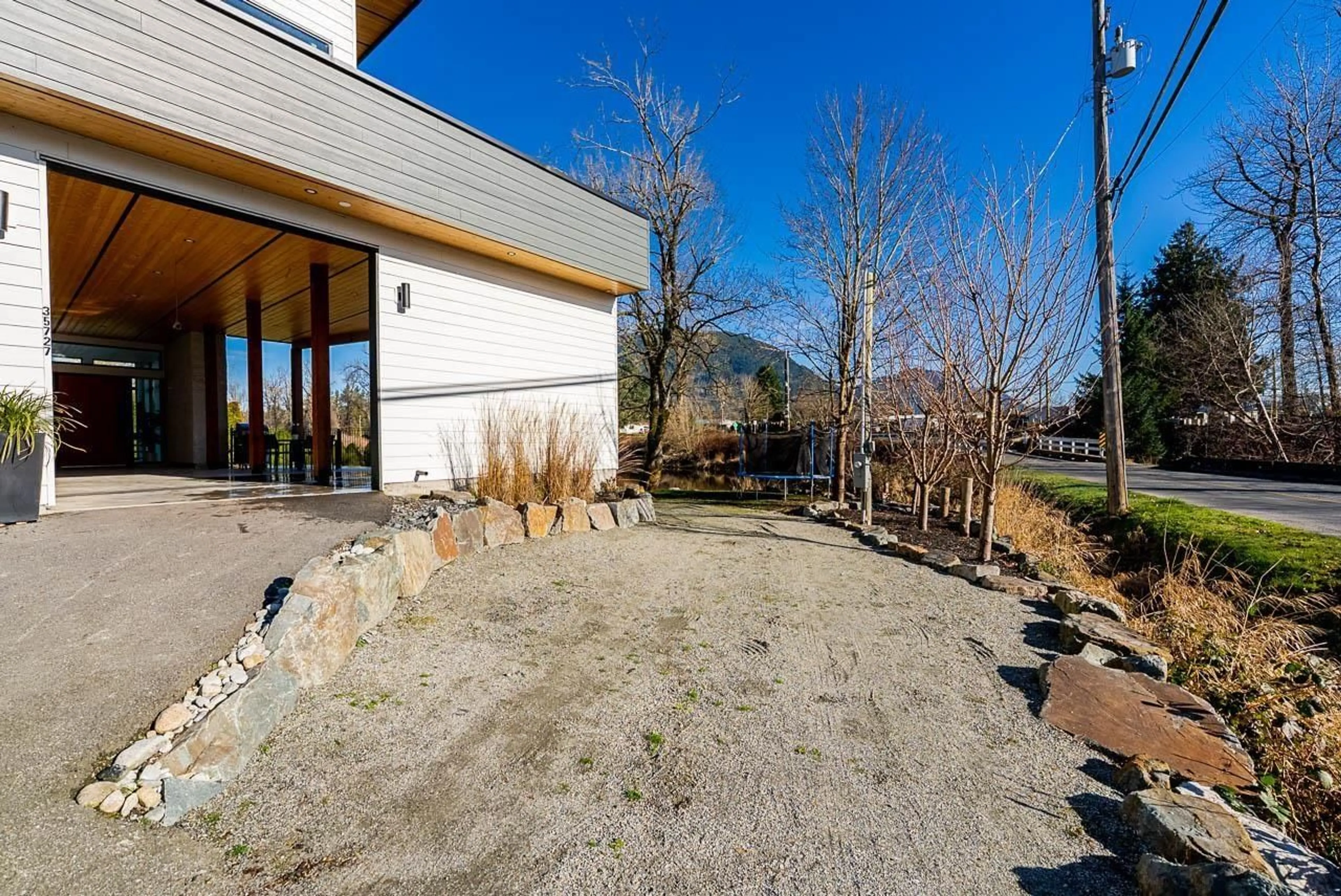 Patio, unknown for 35727 SHOOK ROAD, Mission British Columbia V2V7L7