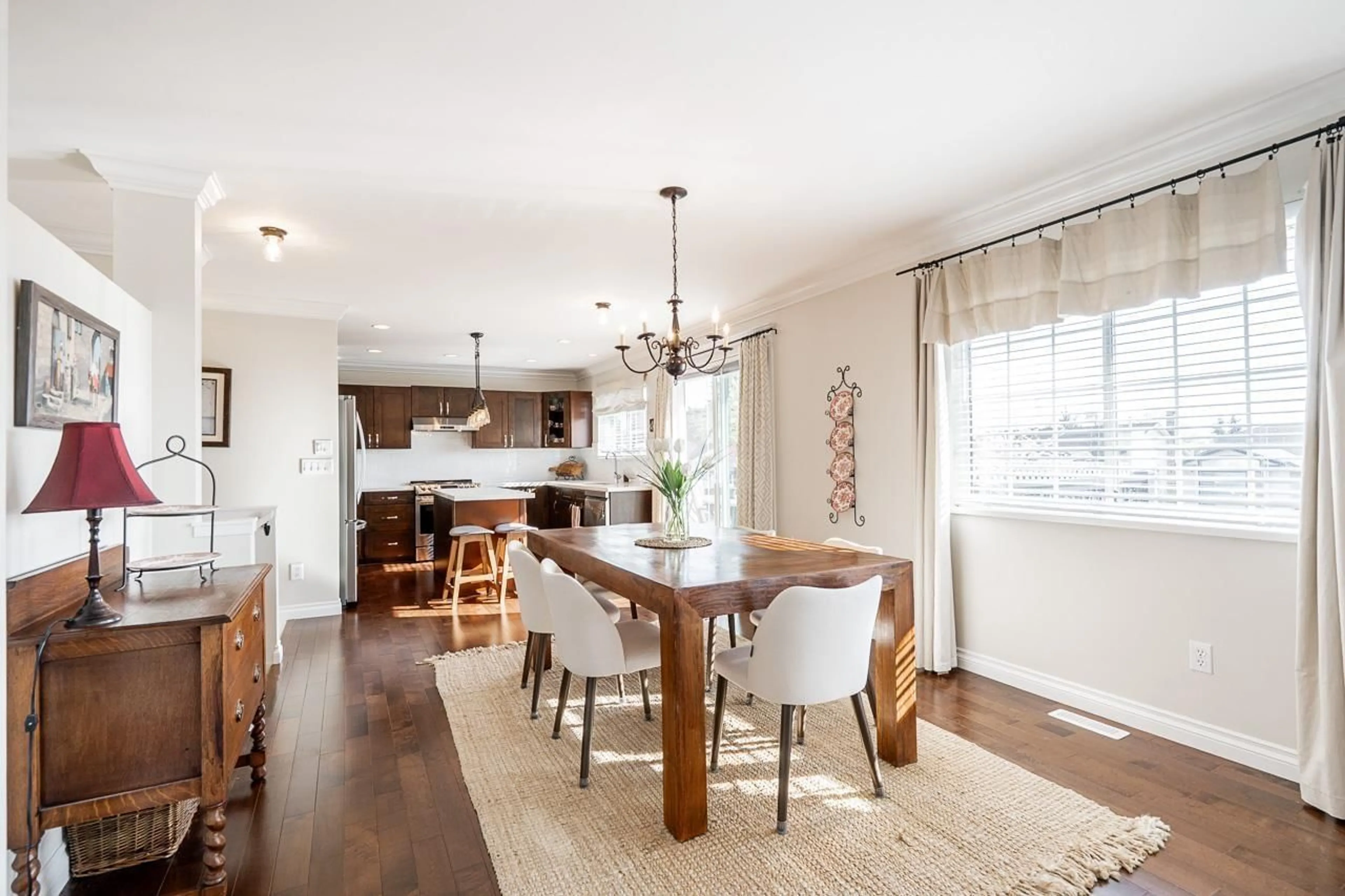 Open concept kitchen, wood/laminate floor for 6031 189A STREET, Surrey British Columbia V3S8A3