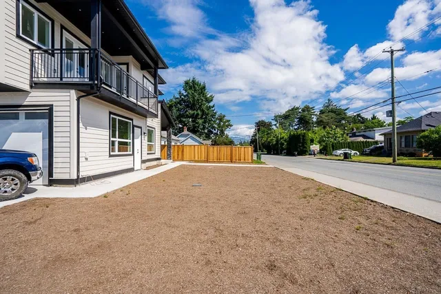 B - 45945 LEWIS AVENUE, Chilliwack 5