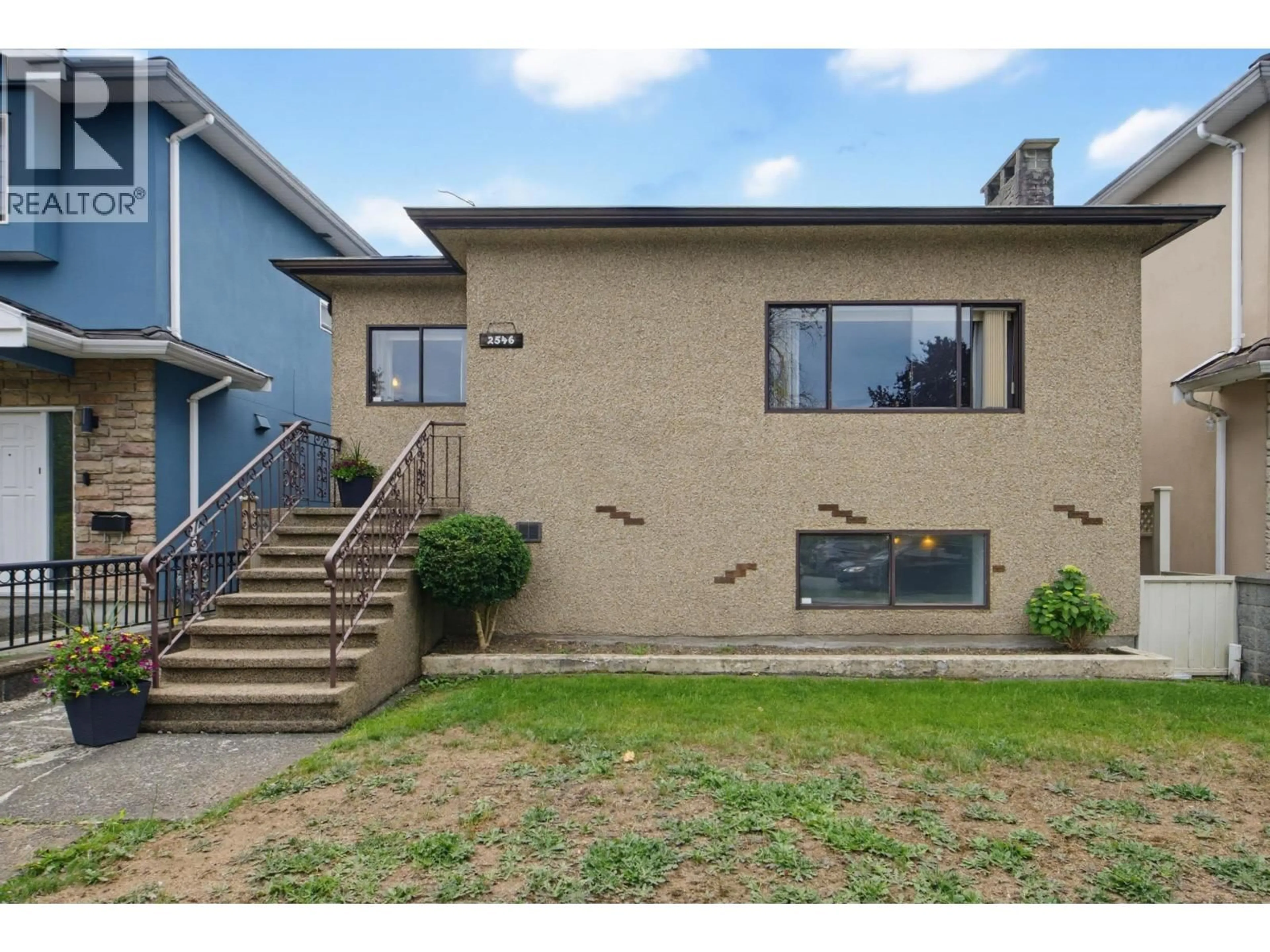 Unknown for 2546 NAPIER STREET, Vancouver British Columbia V5K2W5