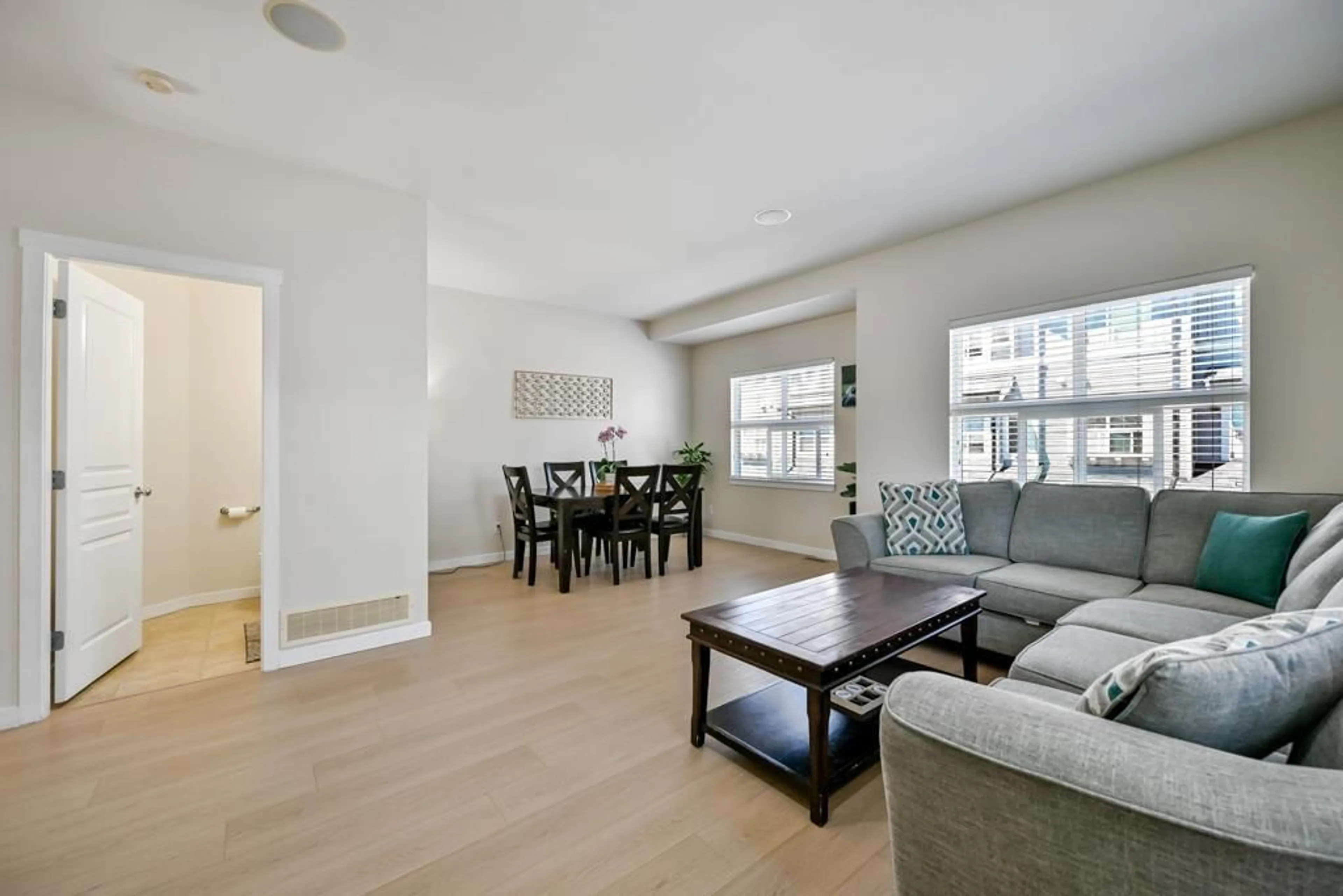 Living room with furniture, unknown for 56 - 12677 63 AVENUE, Surrey British Columbia V3X3T3