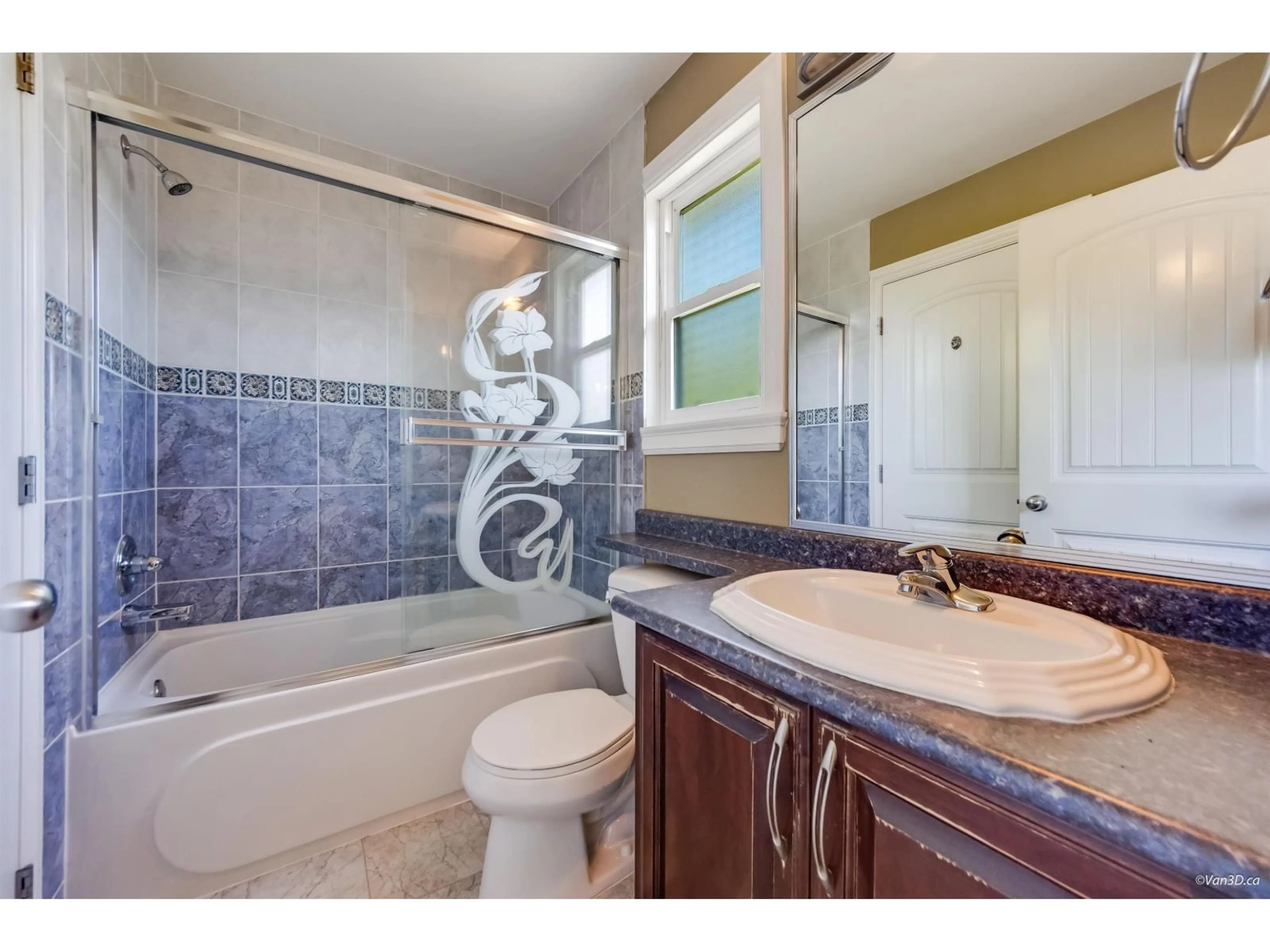 Standard bathroom, ceramic/tile floor for 14856 69 AVENUE, Surrey British Columbia V3S0Y8