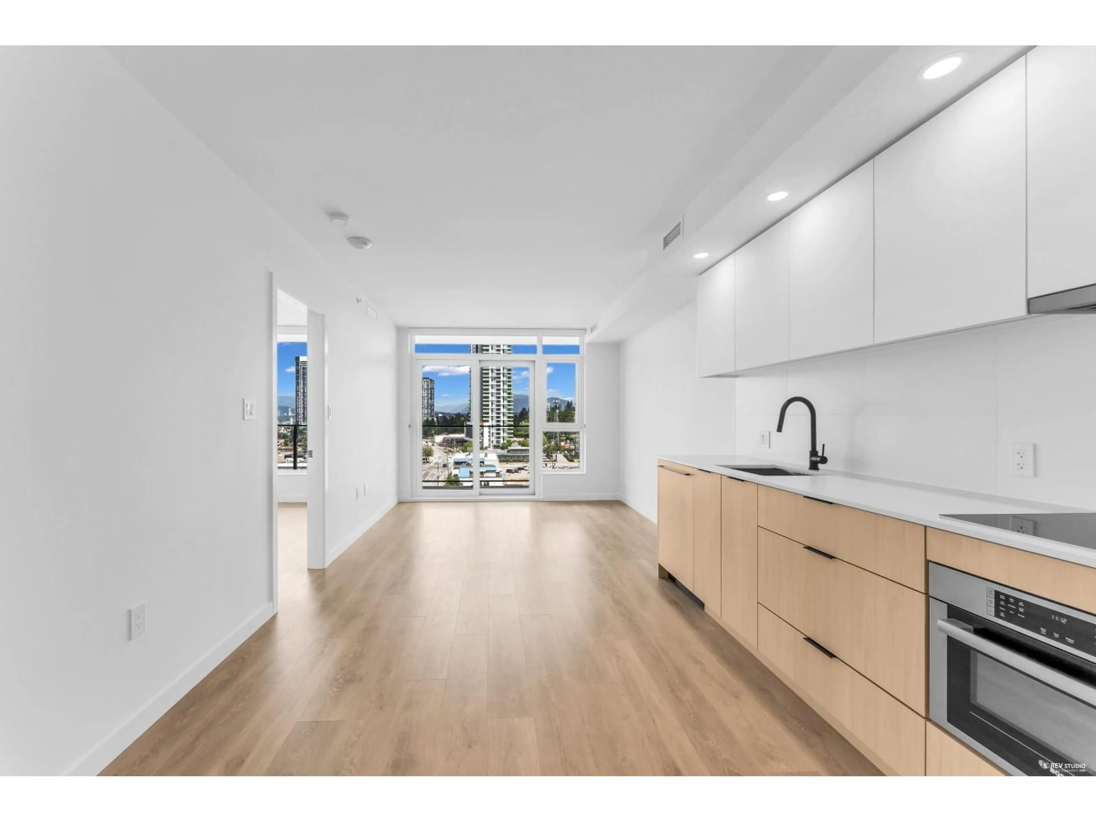 Open concept kitchen, unknown for 1111 - 13738 CENTRAL AVENUE, Surrey British Columbia V3T0X5