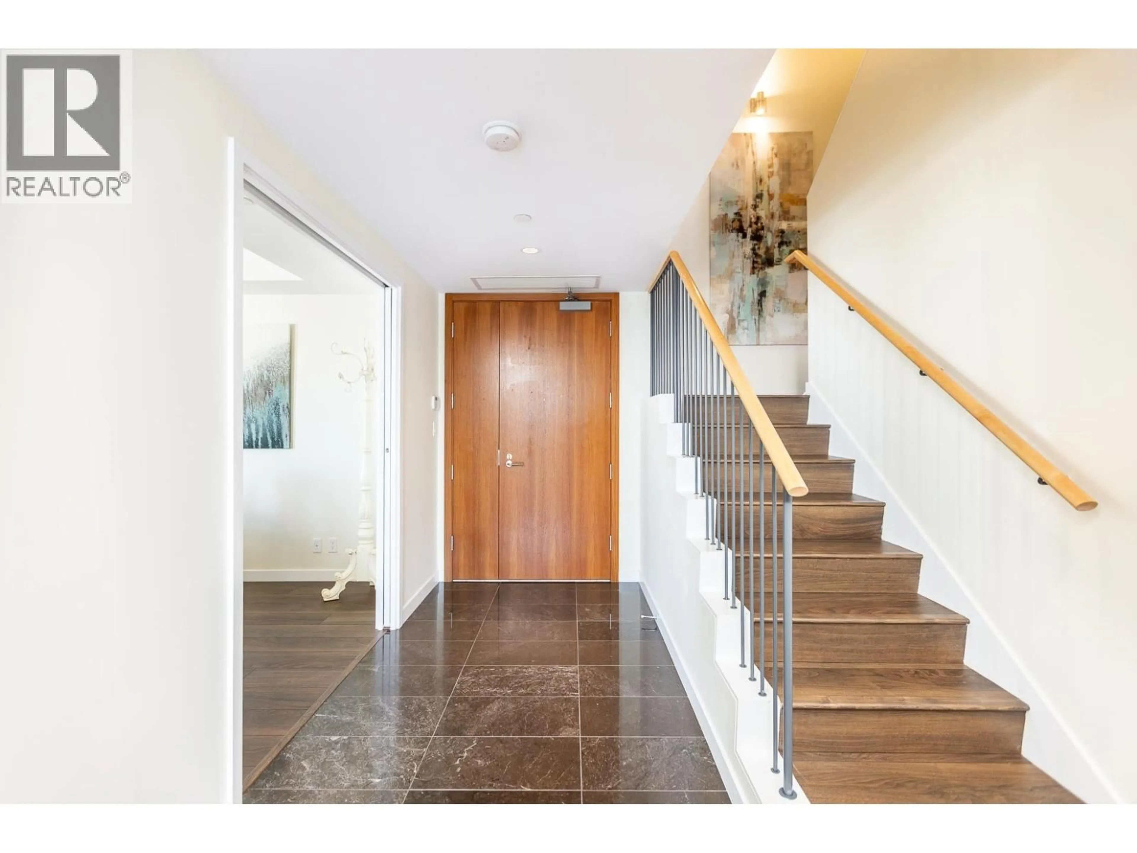 Indoor foyer for 804 - 5131 BRIGHOUSE WAY, Richmond British Columbia V7C0A6