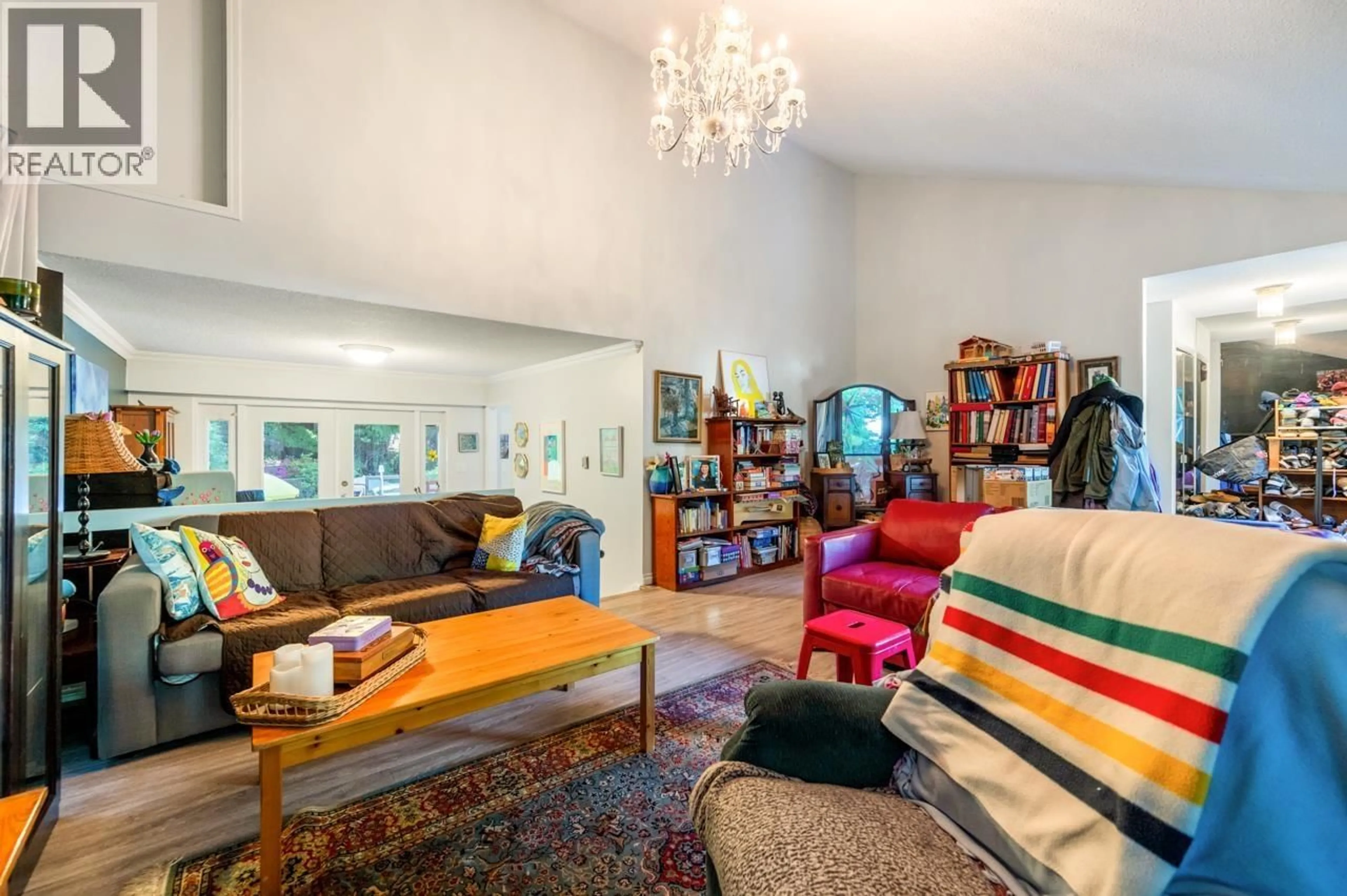 Living room with furniture, unknown for 5261 CLIFFRIDGE AVENUE, North Vancouver British Columbia V7R3V2