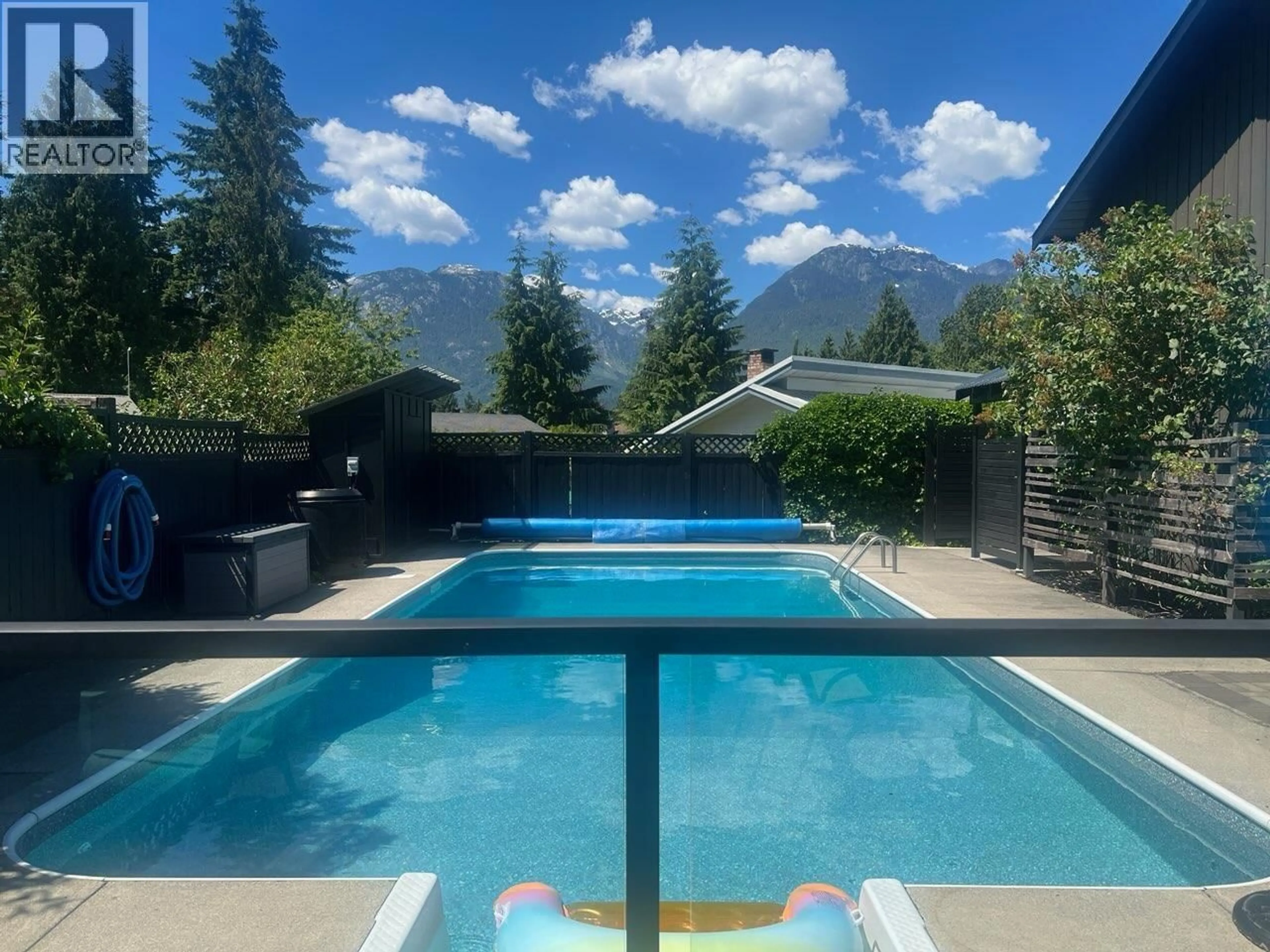 Pool for 2539 JURA CRESCENT, Squamish British Columbia V0N1T0