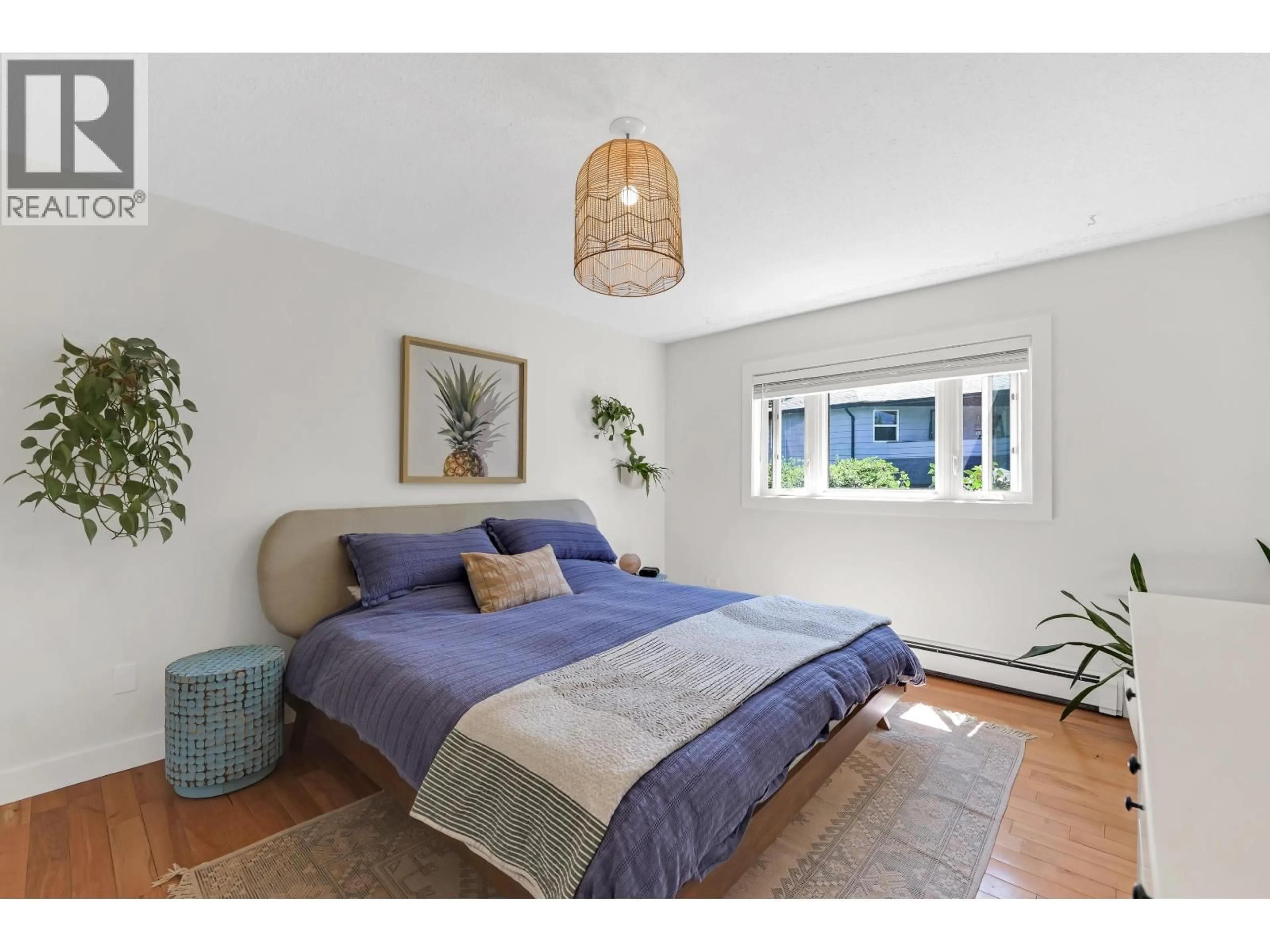 Bedroom with bed, unknown for 2539 JURA CRESCENT, Squamish British Columbia V0N1T0