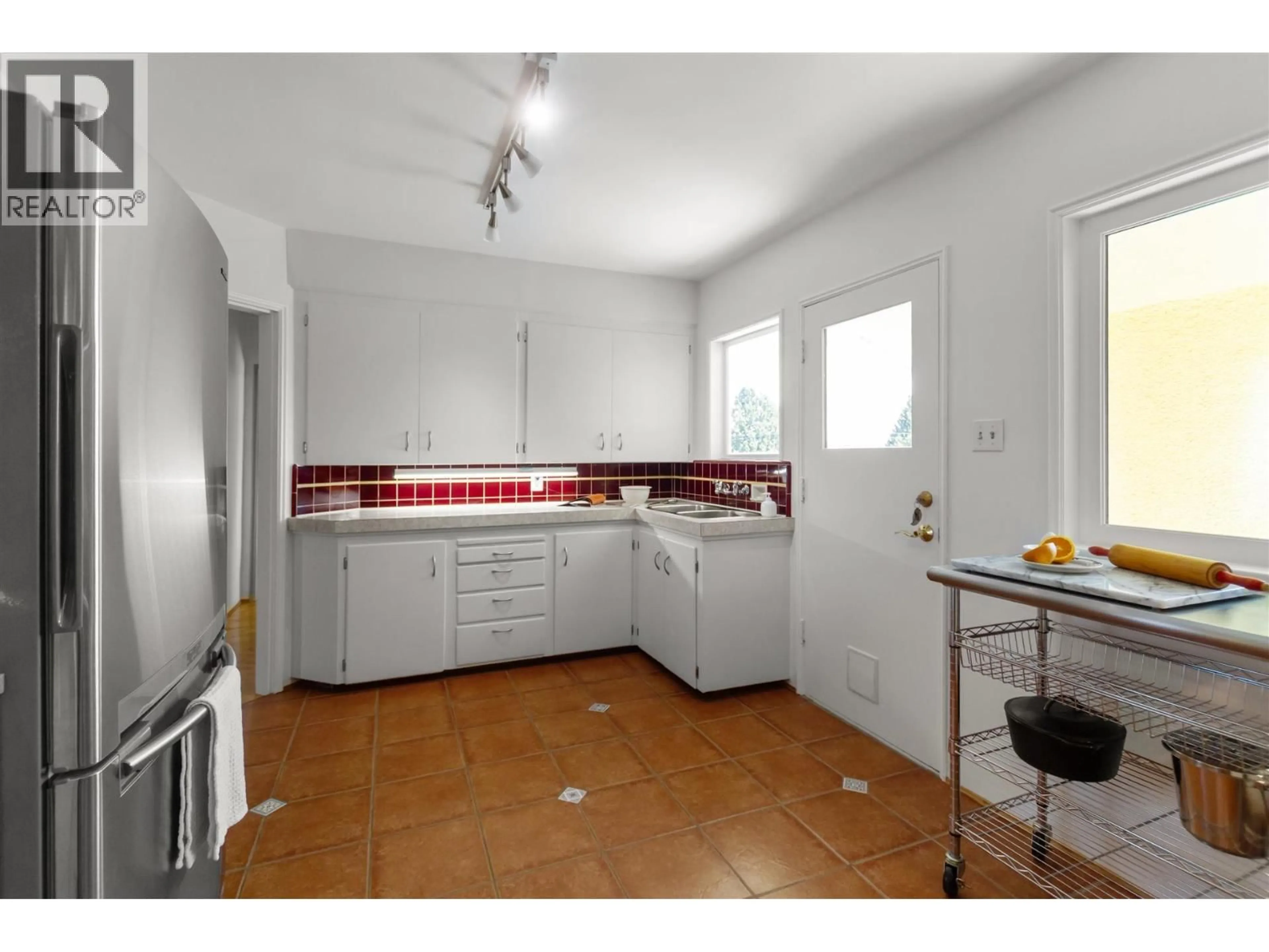 Standard kitchen, unknown for 144 EIGHTH AVENUE, New Westminster British Columbia V3L4J7